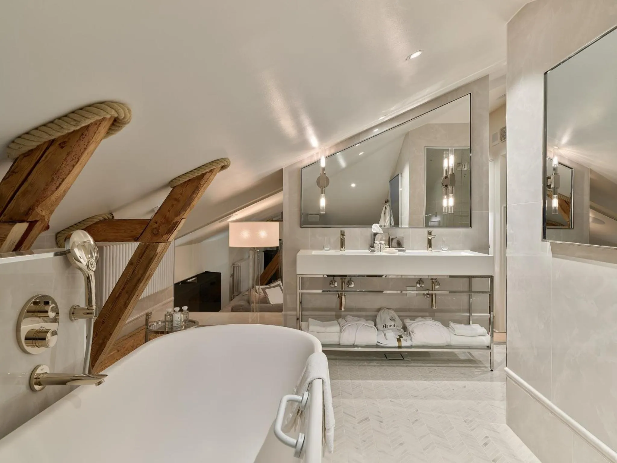 Bathroom, Bed in Waldorf Astoria Helsinki