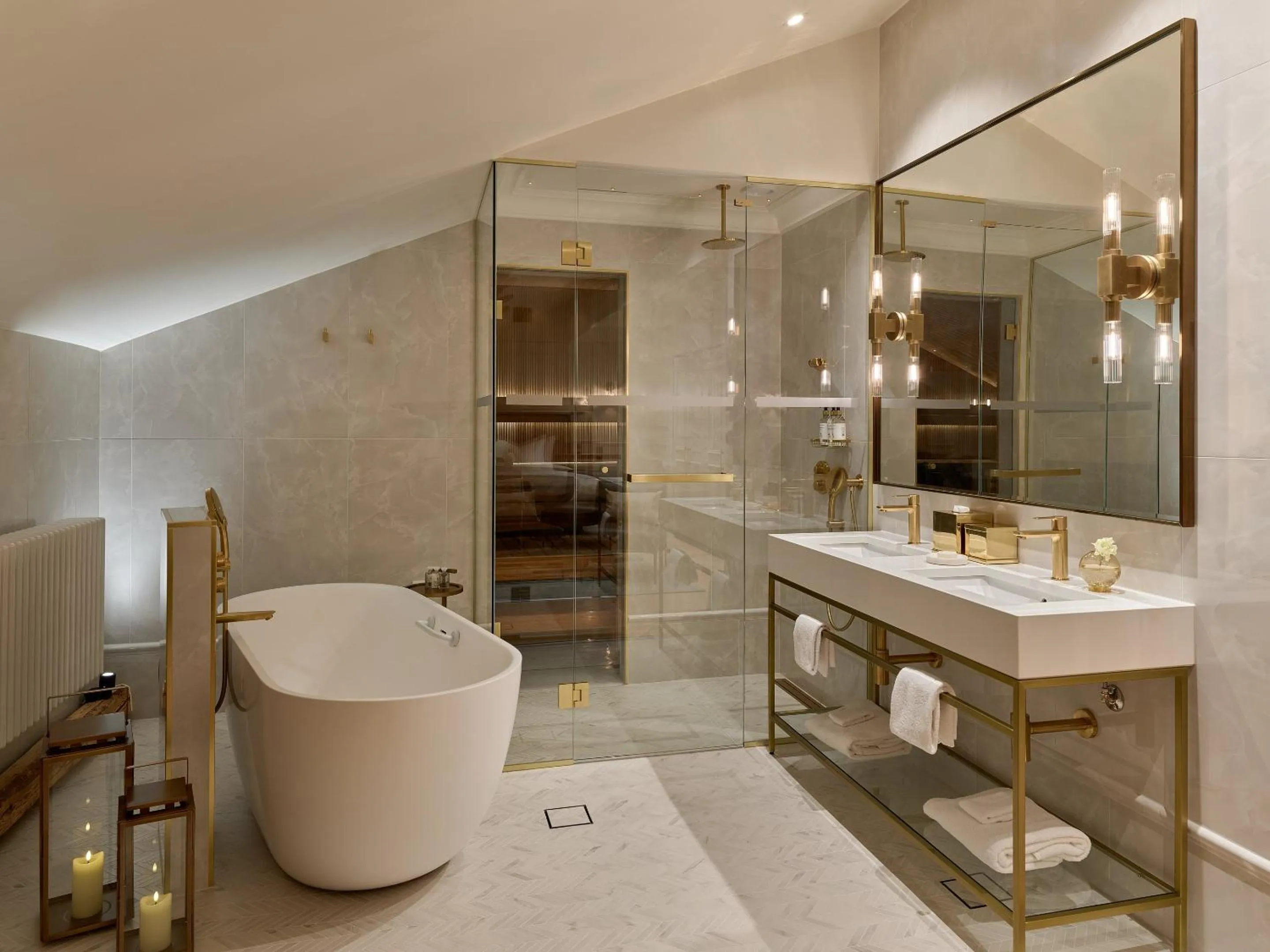 Shower in Waldorf Astoria Helsinki