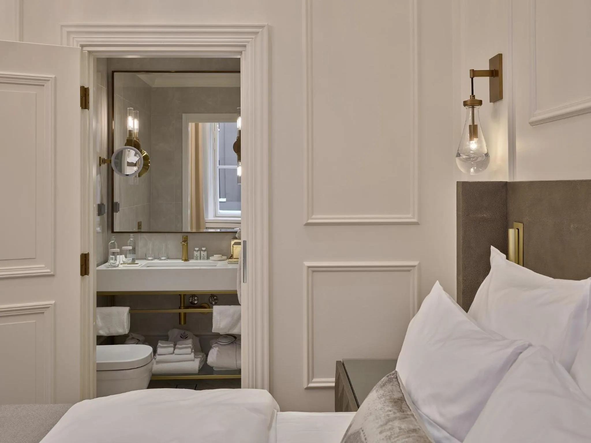 Bedroom, Bed in Waldorf Astoria Helsinki