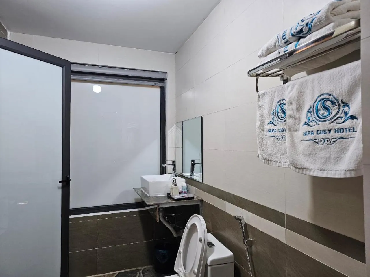 Bathroom in SAPA COSY HOTEL