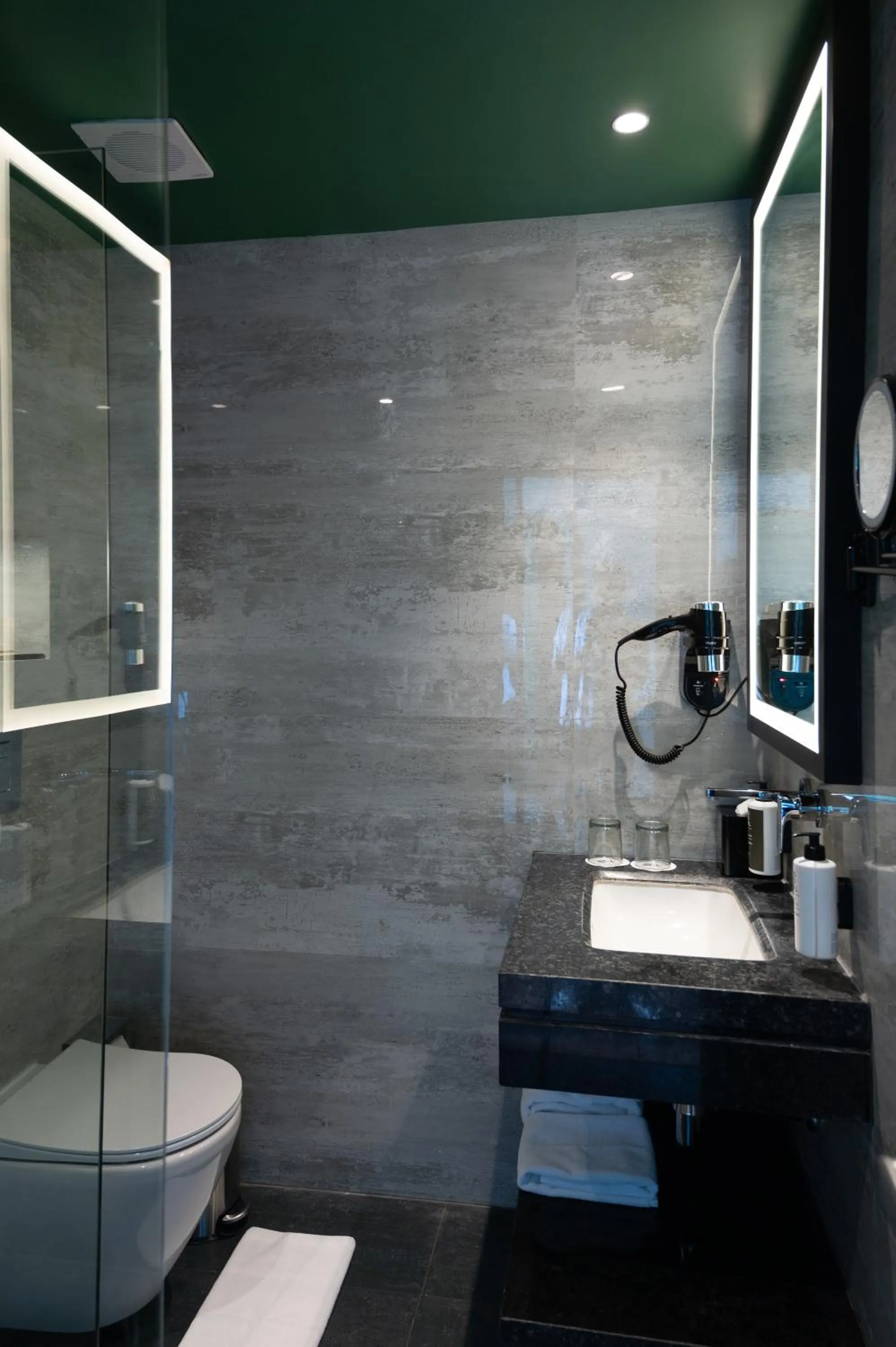 Bathroom in Novotel Jodhpur ITI Circle