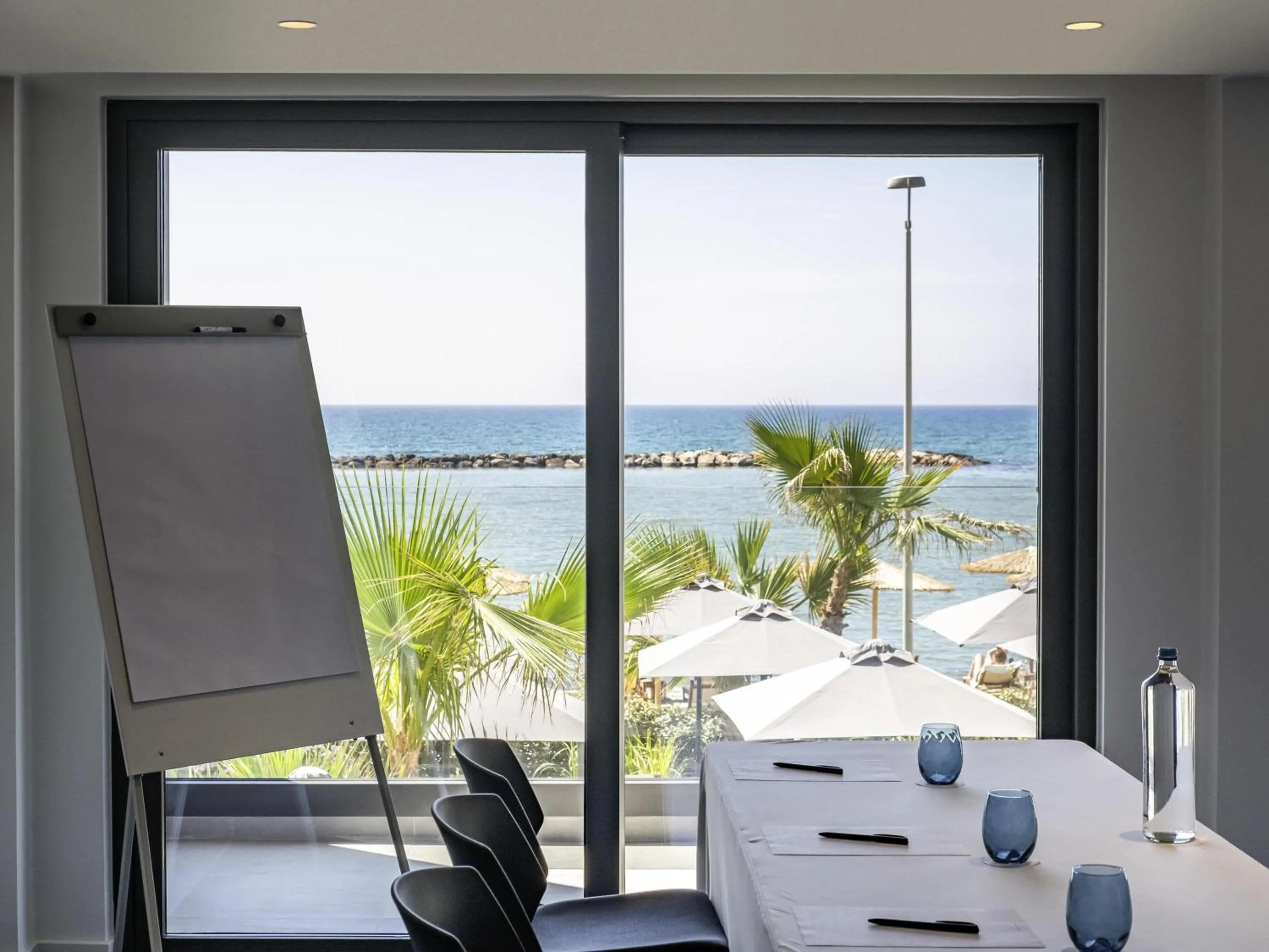 Meeting/conference room in Mercure Larnaca Beach Resort