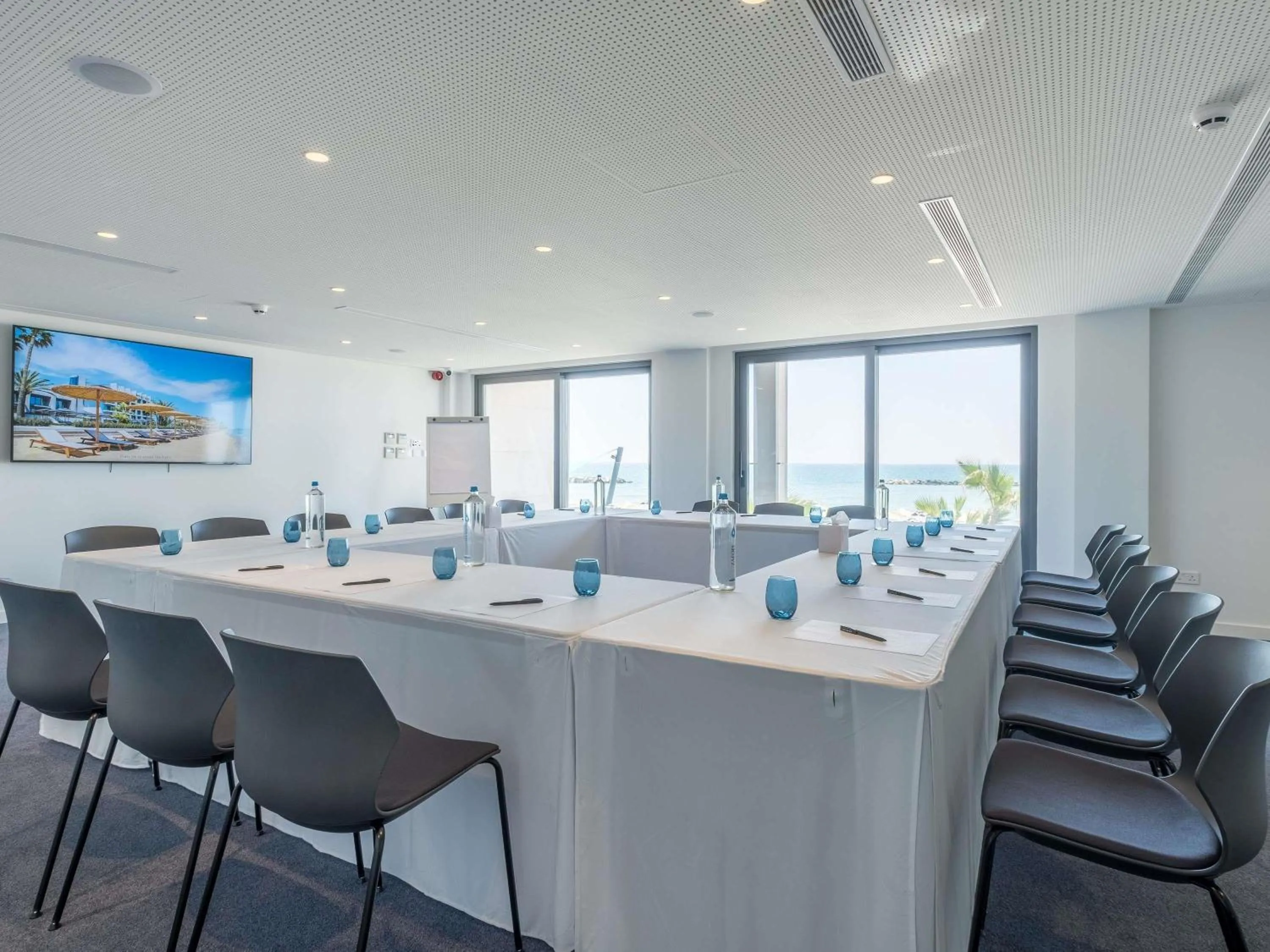 Meeting/conference room in Mercure Larnaca Beach Resort