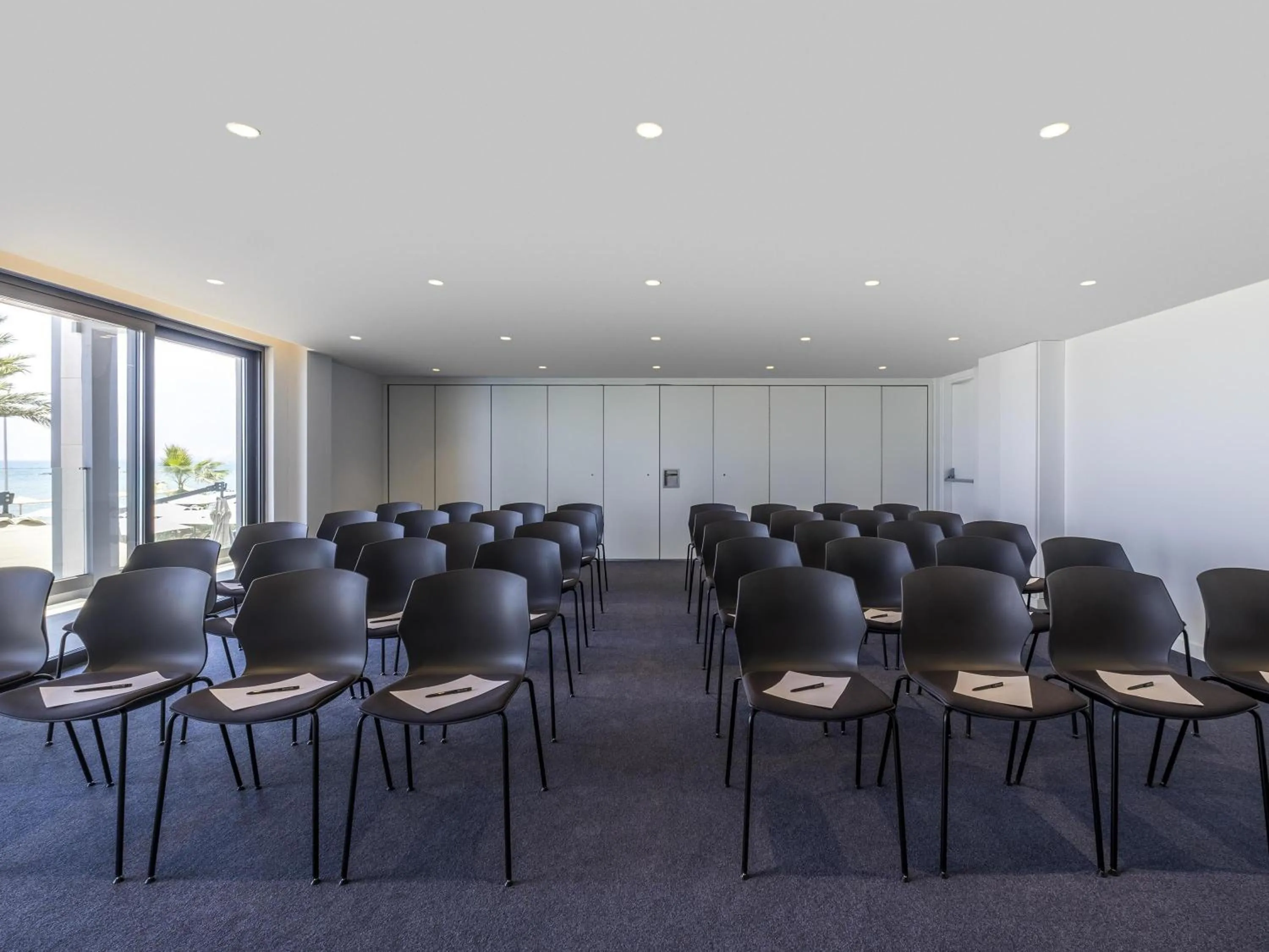 Meeting/conference room in Mercure Larnaca Beach Resort