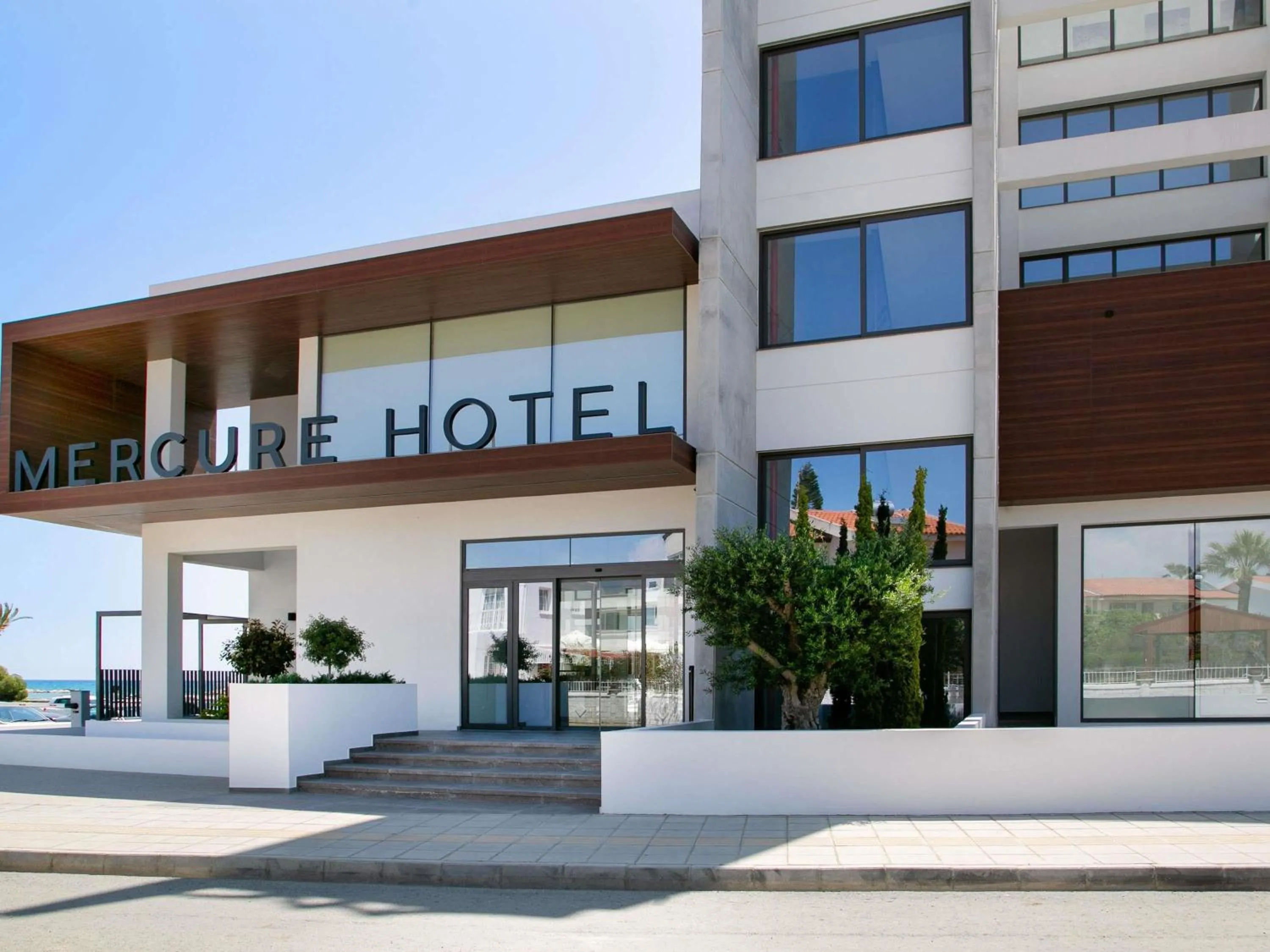 Property building in Mercure Larnaca Beach Resort