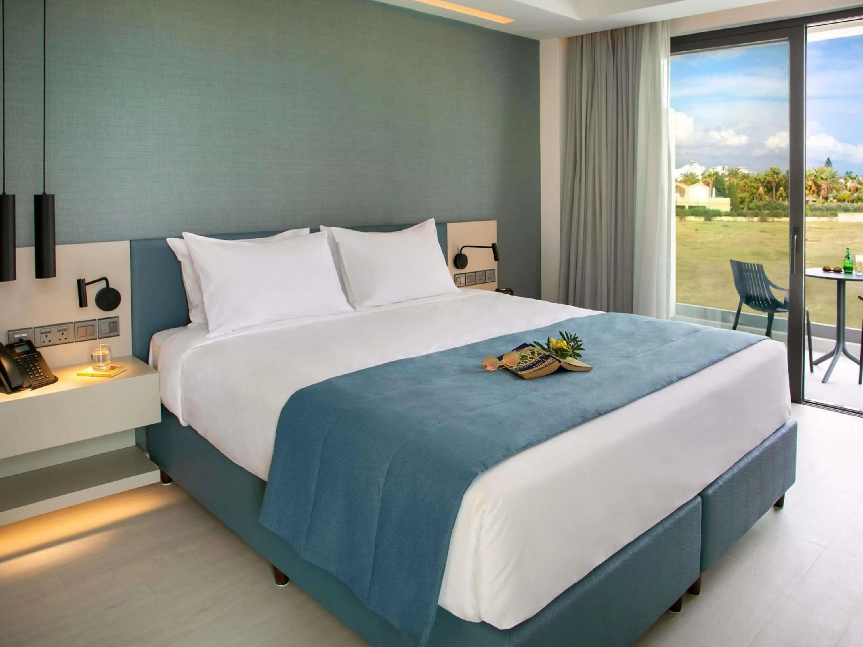 Bedroom, Bed in Mercure Larnaca Beach Resort