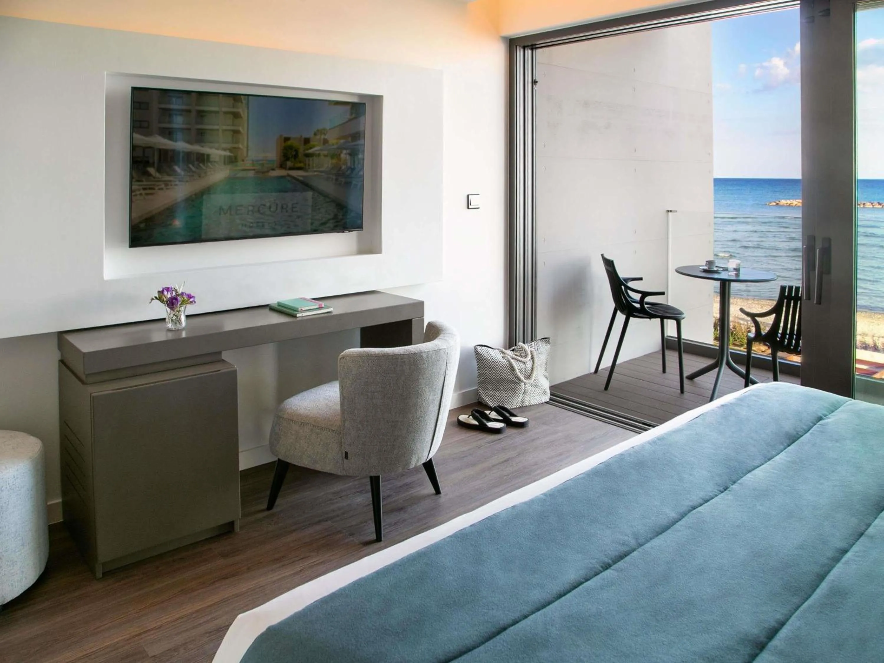 Bedroom in Mercure Larnaca Beach Resort