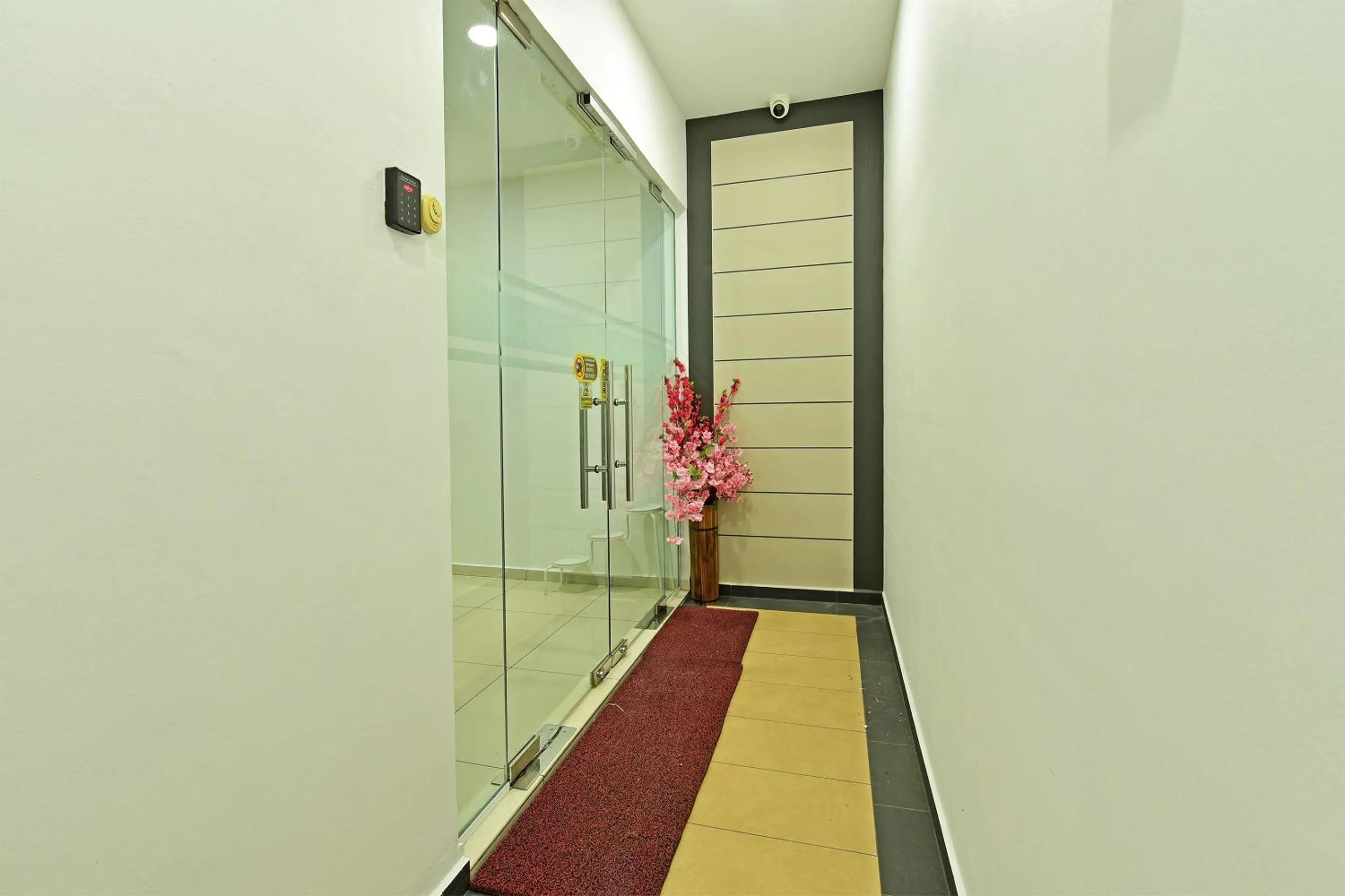 Facade/entrance in 4S Hotel