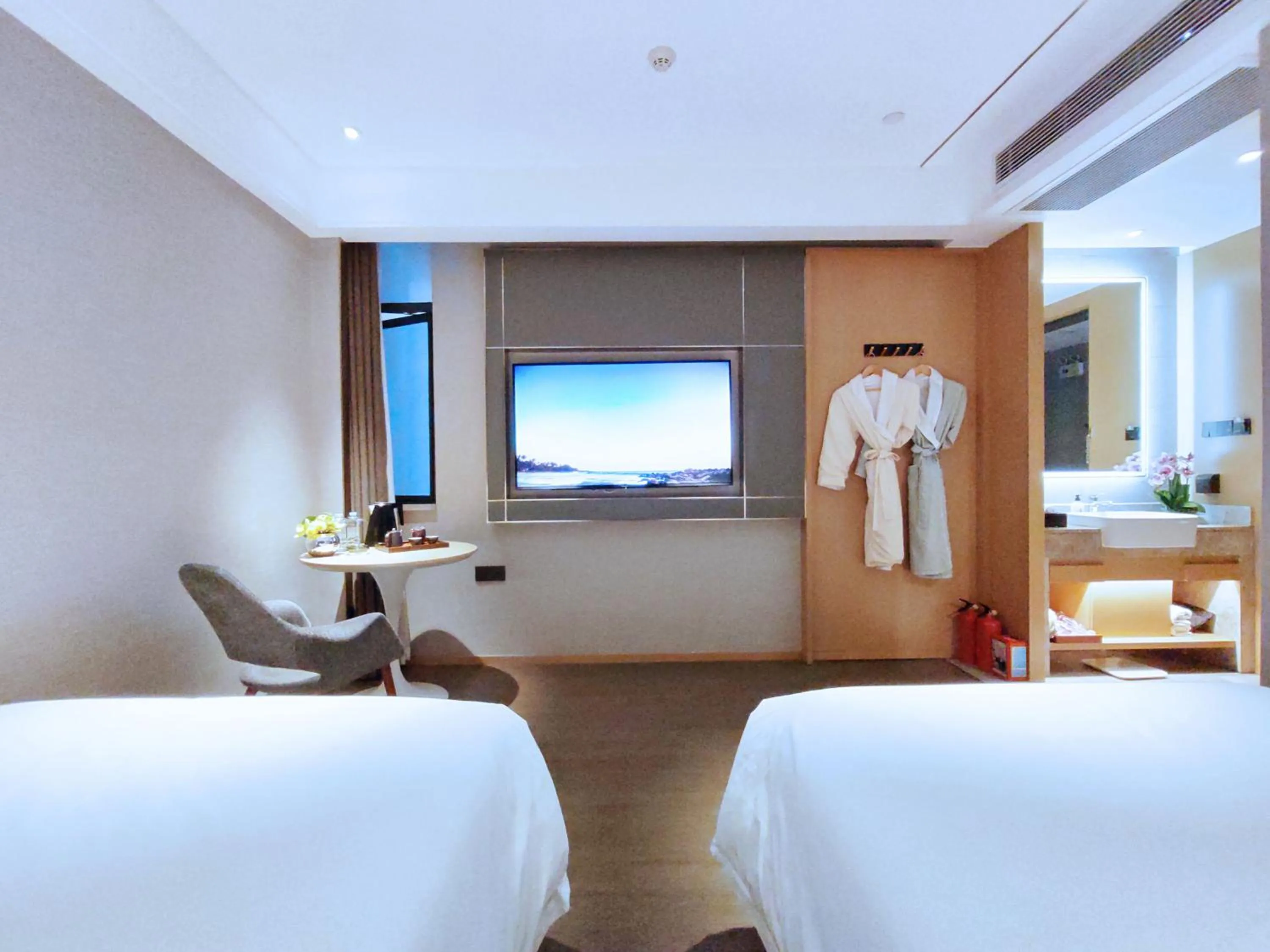 Bedroom, Bed in Paco Hotel Guangzhou South Railway Station Panyu Changlong Branch