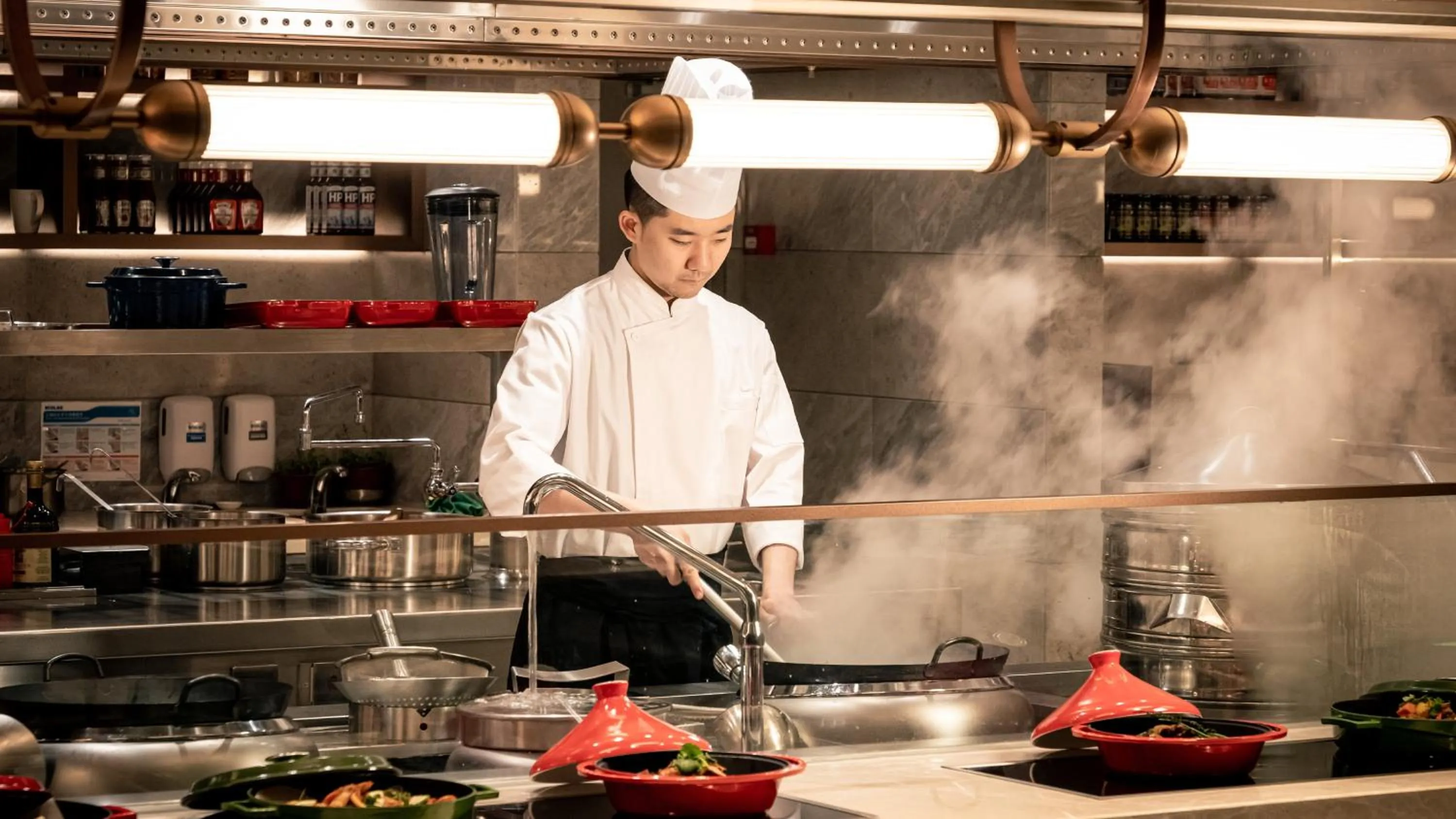 Restaurant/places to eat in Crowne Plaza Hangzhou Riverside by IHG