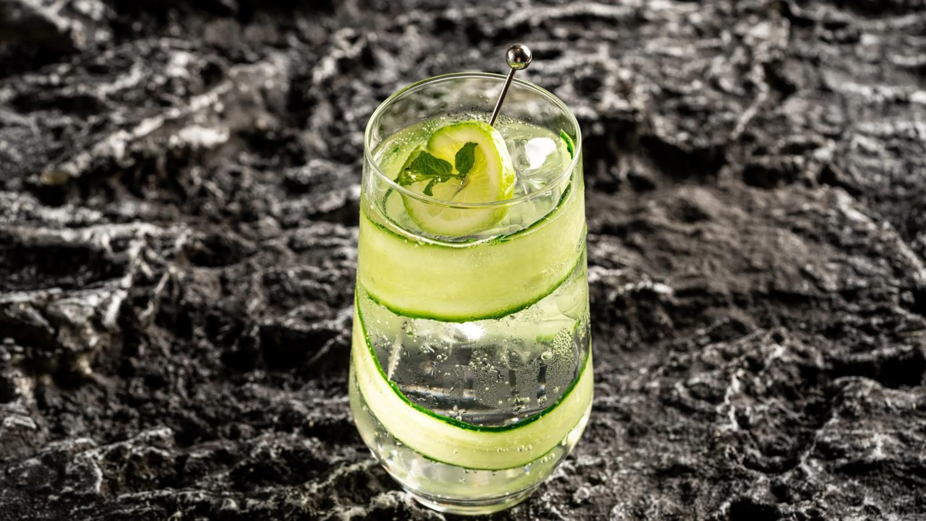 Bedroom in Crowne Plaza Hangzhou Riverside by IHG