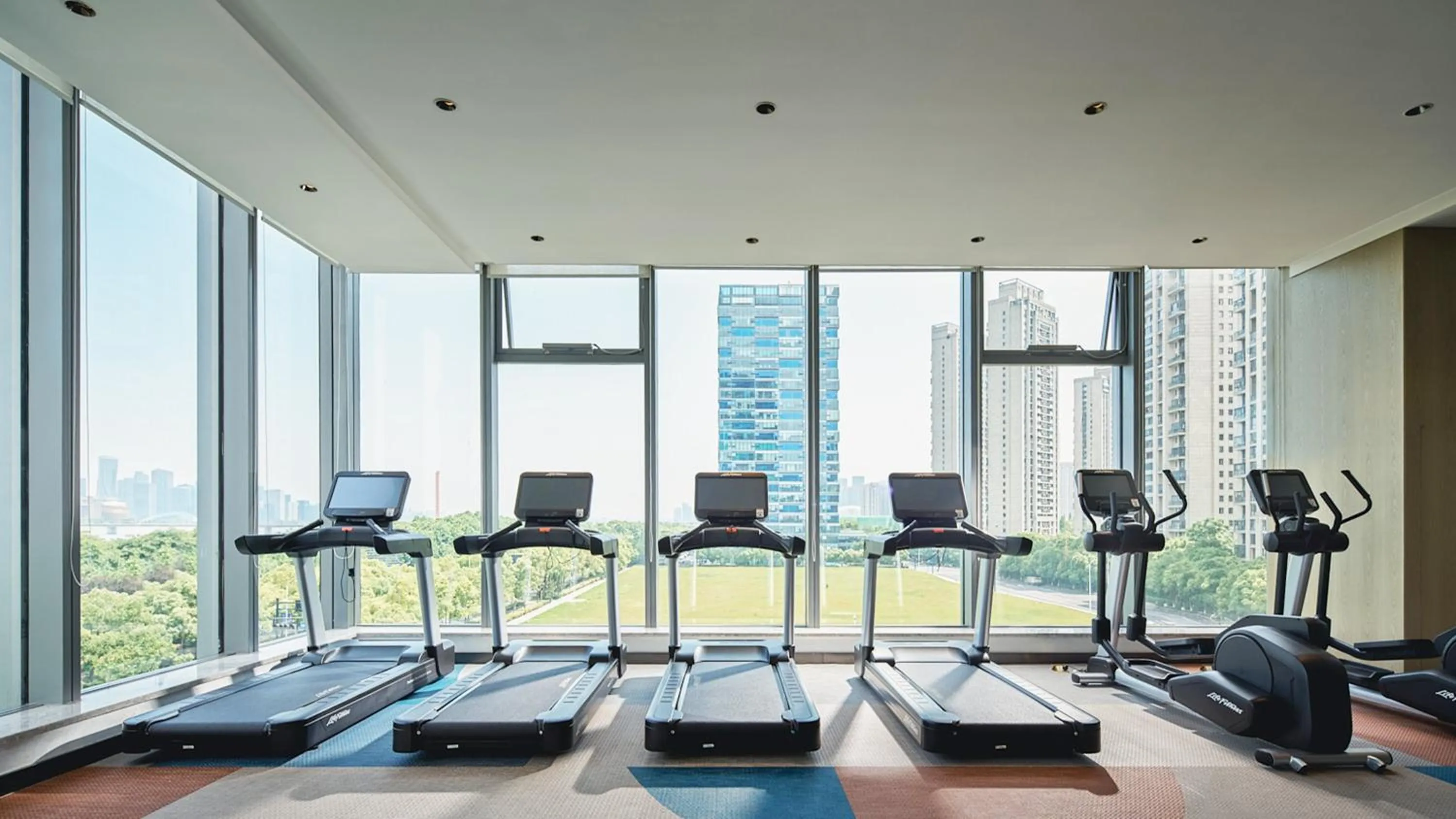 Fitness centre/facilities in Crowne Plaza Hangzhou Riverside by IHG