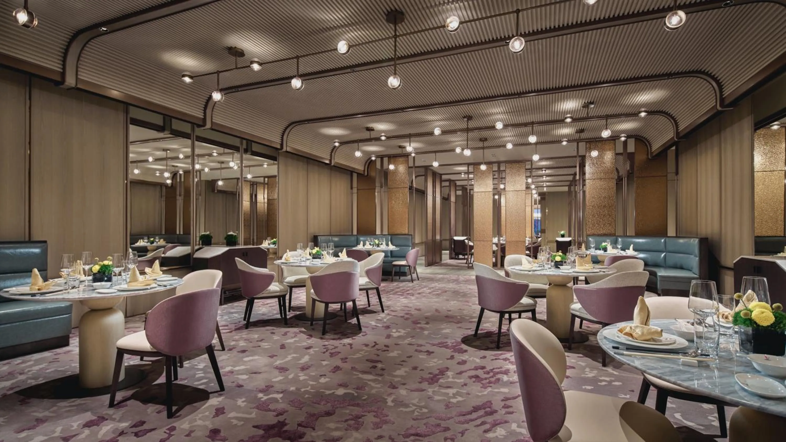 Restaurant/places to eat in Crowne Plaza Hangzhou Riverside by IHG