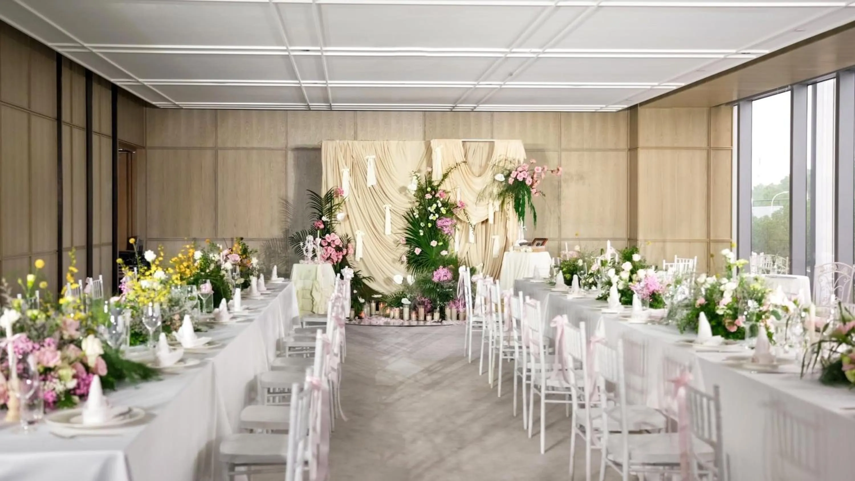 Meeting/conference room in Crowne Plaza Hangzhou Riverside by IHG