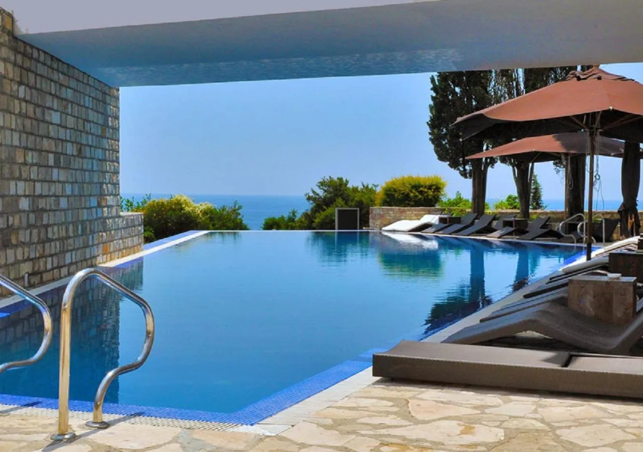 Swimming pool in Avala Resort & Villas