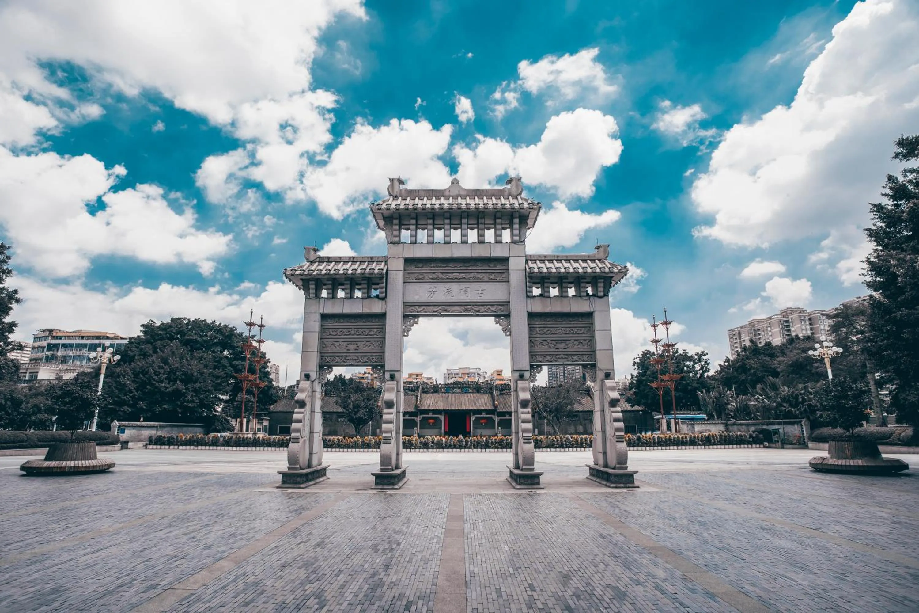 Nearby landmark in Echarm PLUS International Hotel Zhujiang New Town Wuyangcun Metro Station