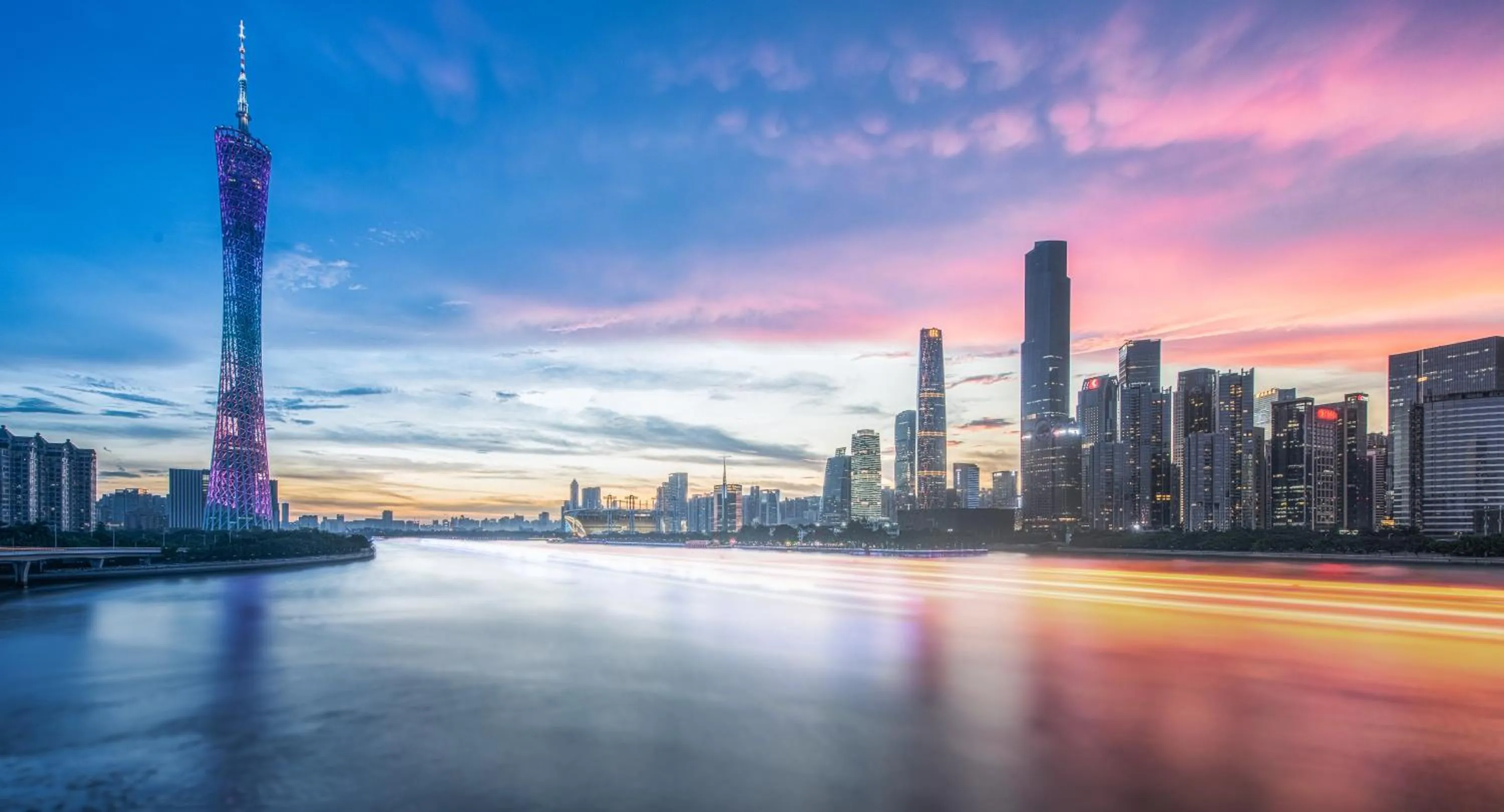 Nearby landmark in Echarm PLUS International Hotel Zhujiang New Town Wuyangcun Metro Station