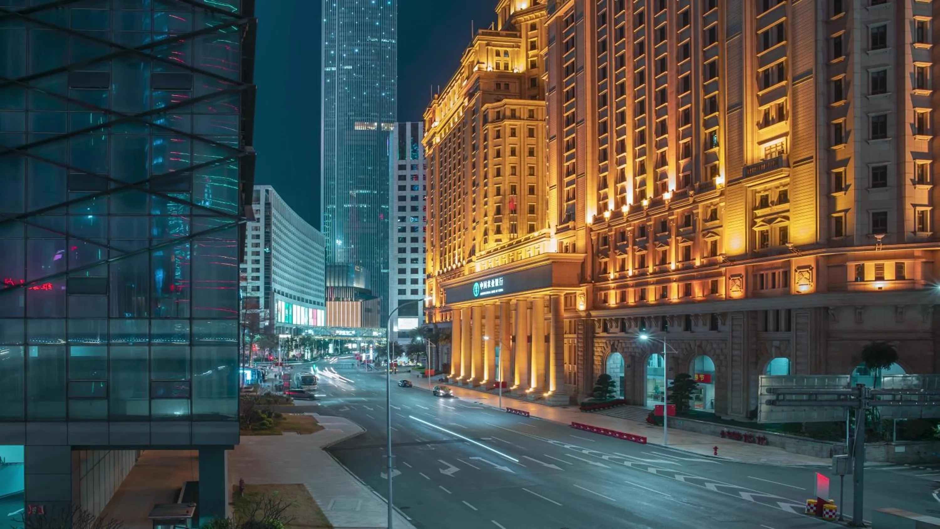 Nearby landmark in Echarm PLUS International Hotel Zhujiang New Town Wuyangcun Metro Station