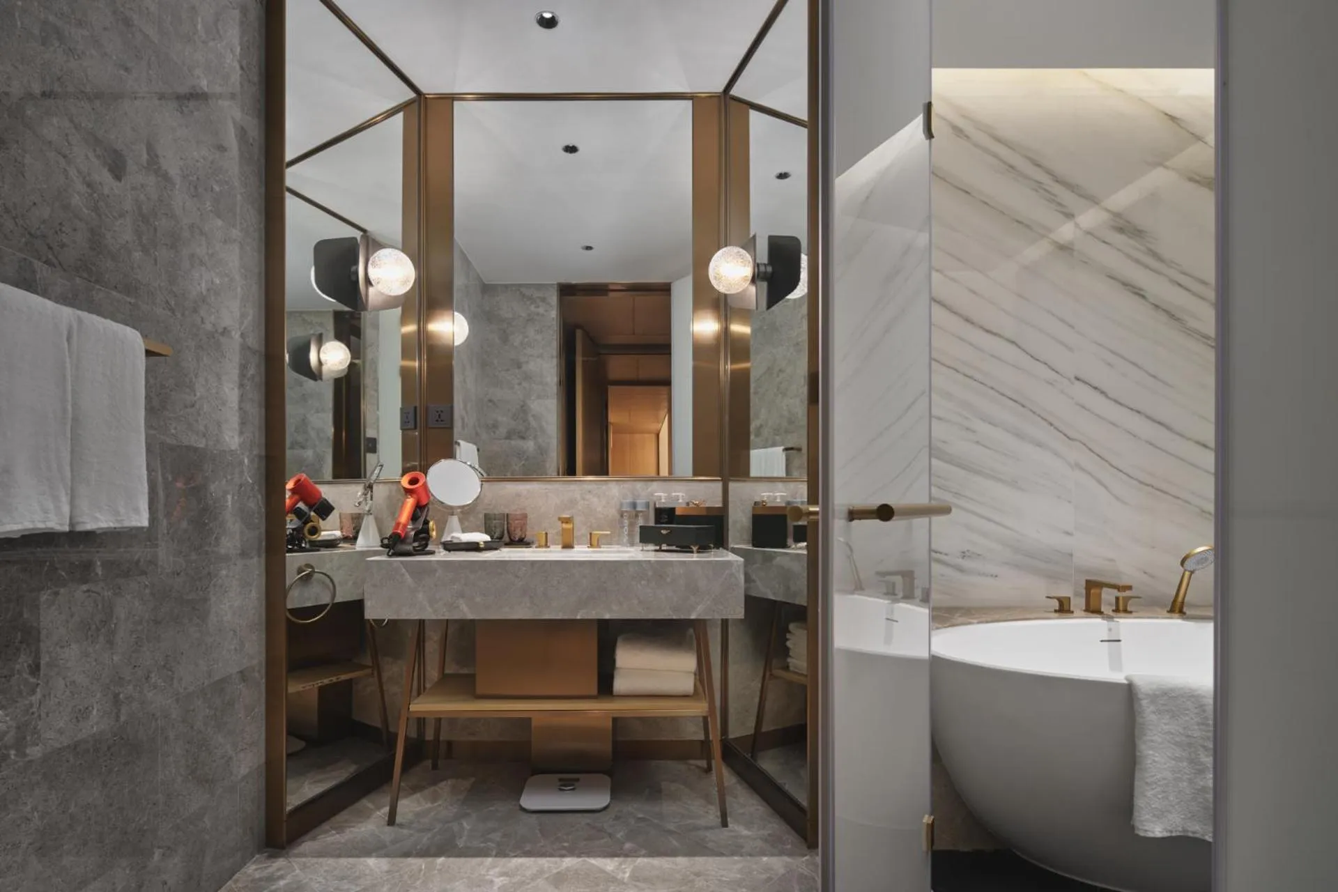 Shower in Hotel Indigo Hangzhou Tianmushan