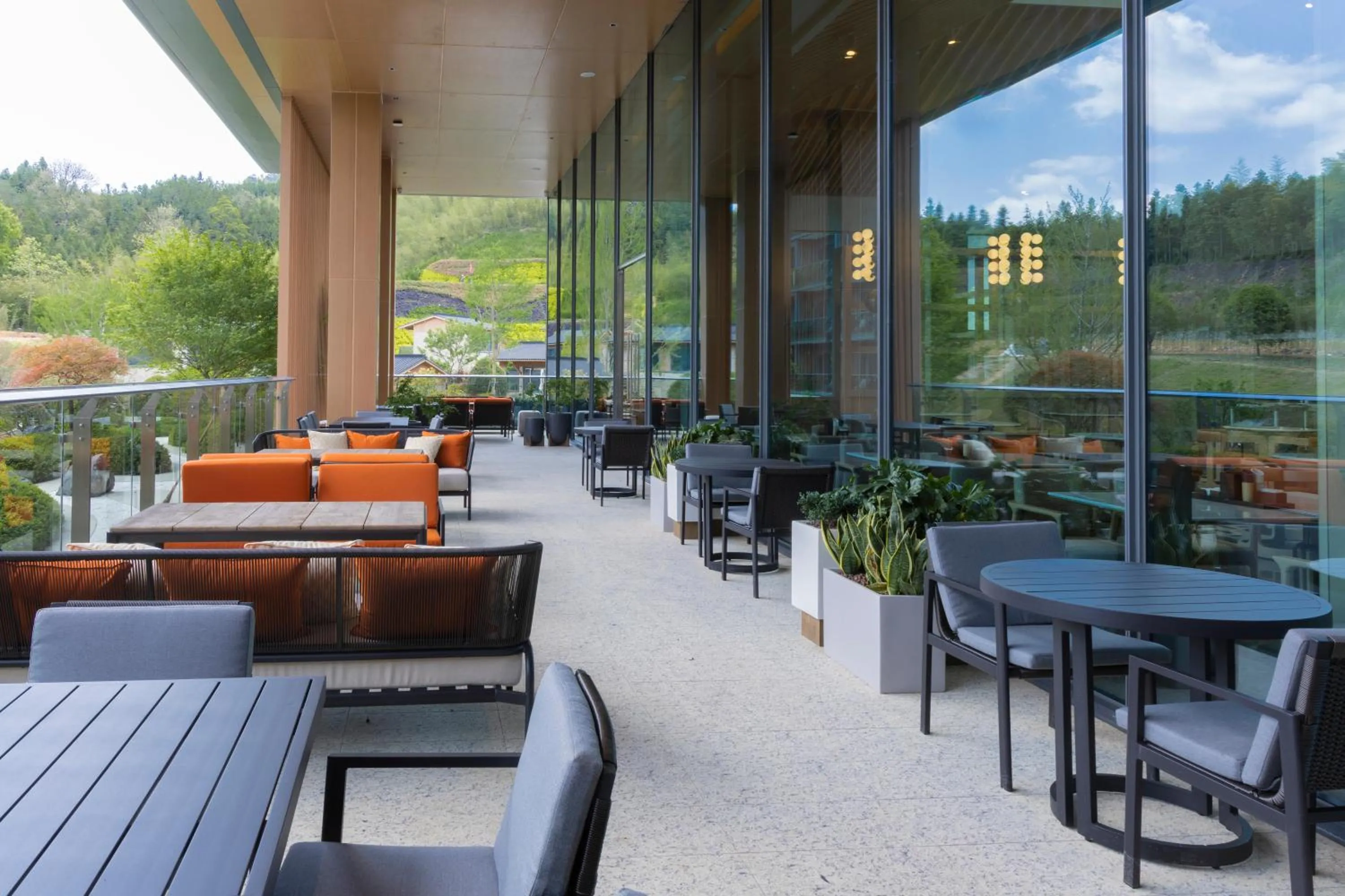 Restaurant/places to eat in Hotel Indigo Hangzhou Tianmushan