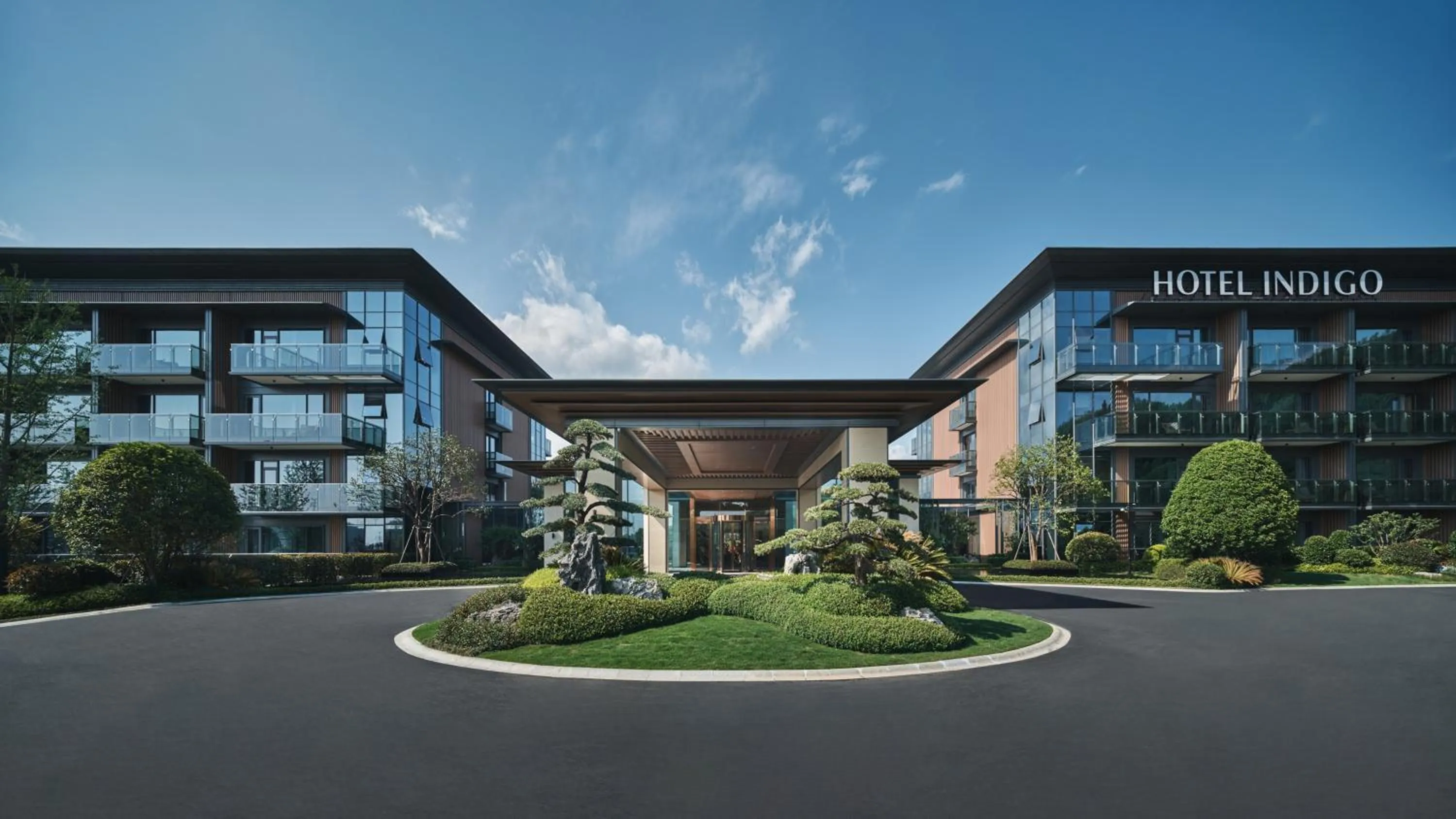 Property building in Hotel Indigo Hangzhou Tianmushan
