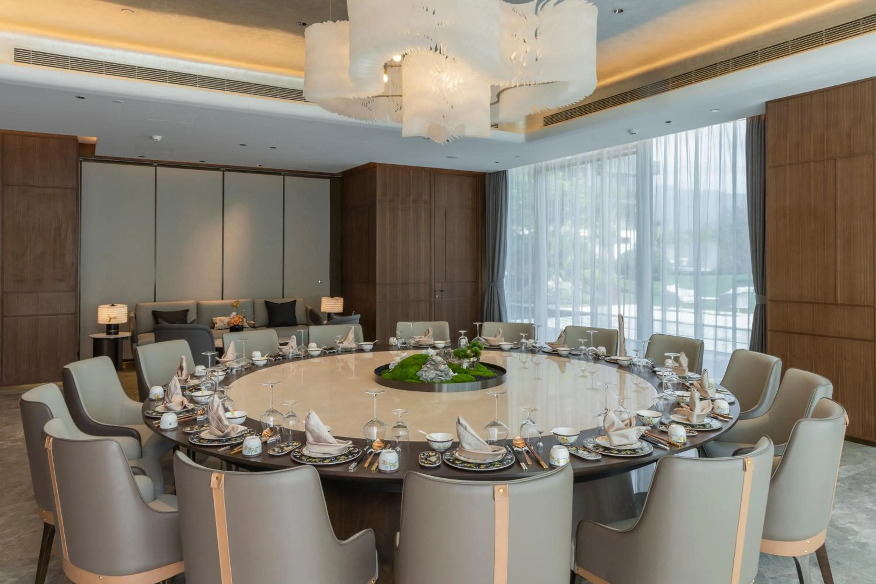 Dining area in Hotel Indigo Hangzhou Tianmushan