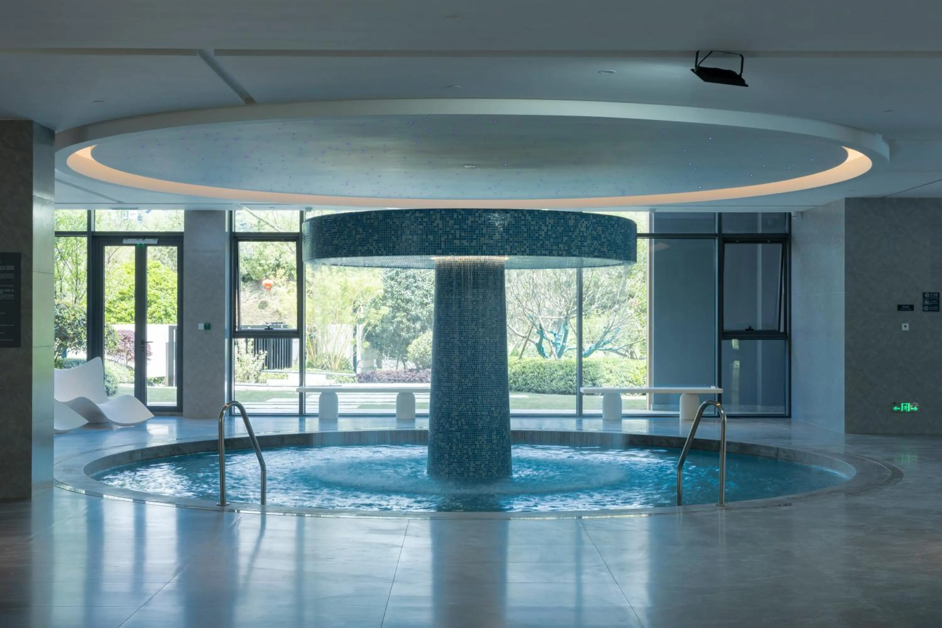 Swimming pool in Hotel Indigo Hangzhou Tianmushan