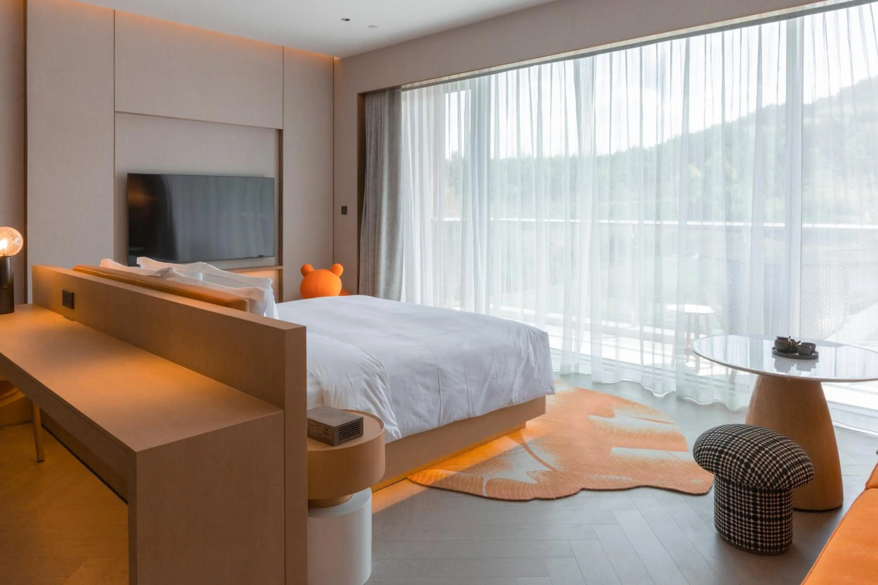 Bed in Hotel Indigo Hangzhou Tianmushan