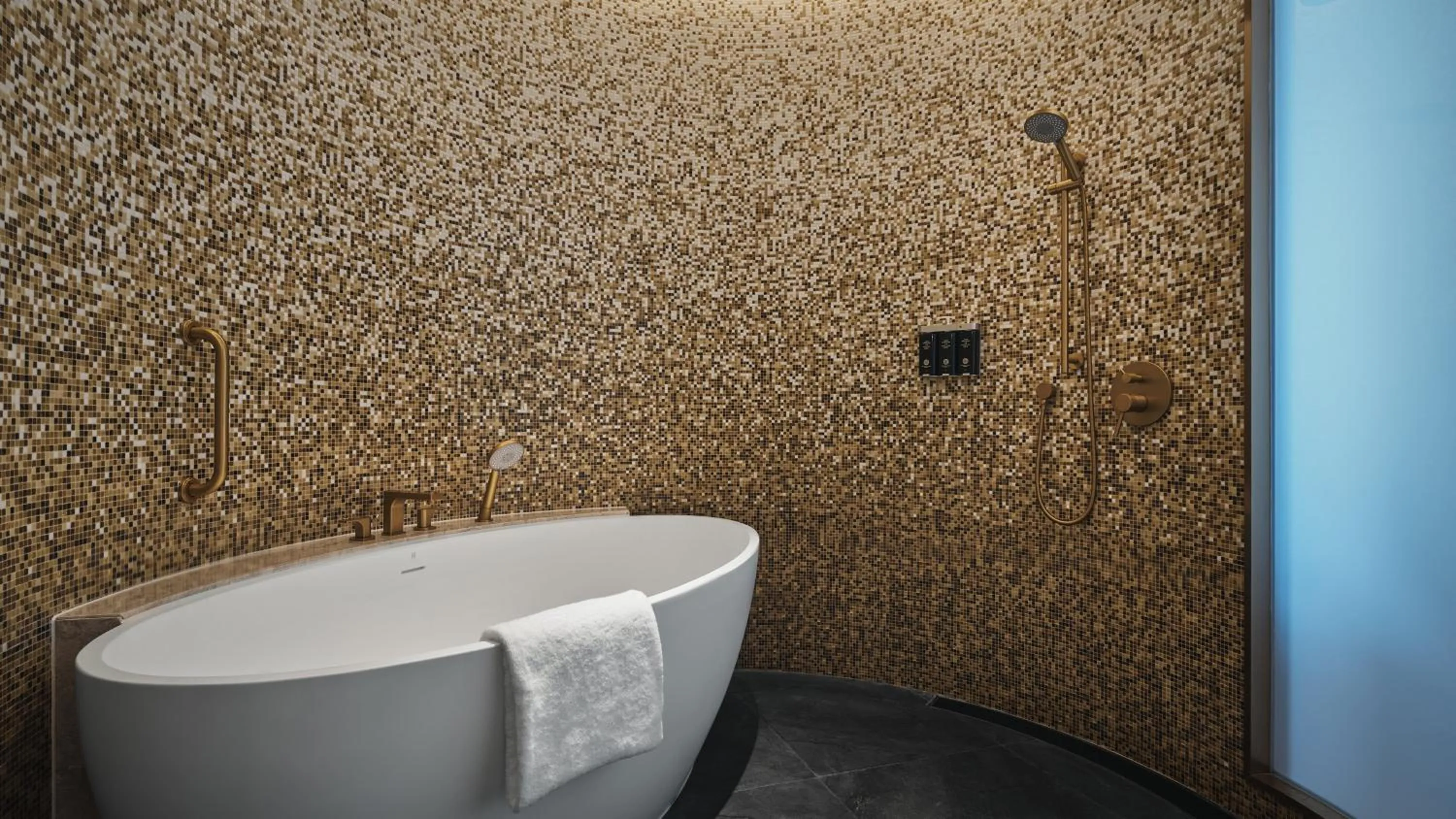 Bathroom in Hotel Indigo Hangzhou Tianmushan