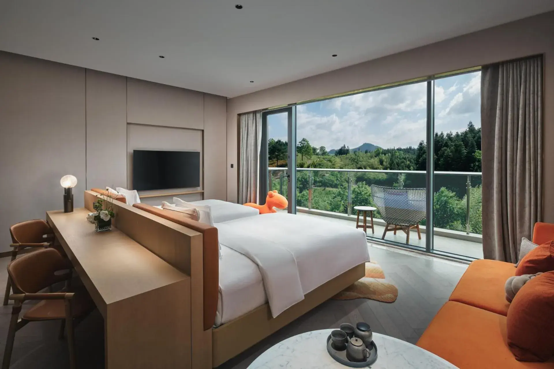 Premium Twin Room with Mountain view in Hotel Indigo Hangzhou Tianmushan Premium Twin Room with Mountain view in Hotel Indigo Hangzhou Tianmushan