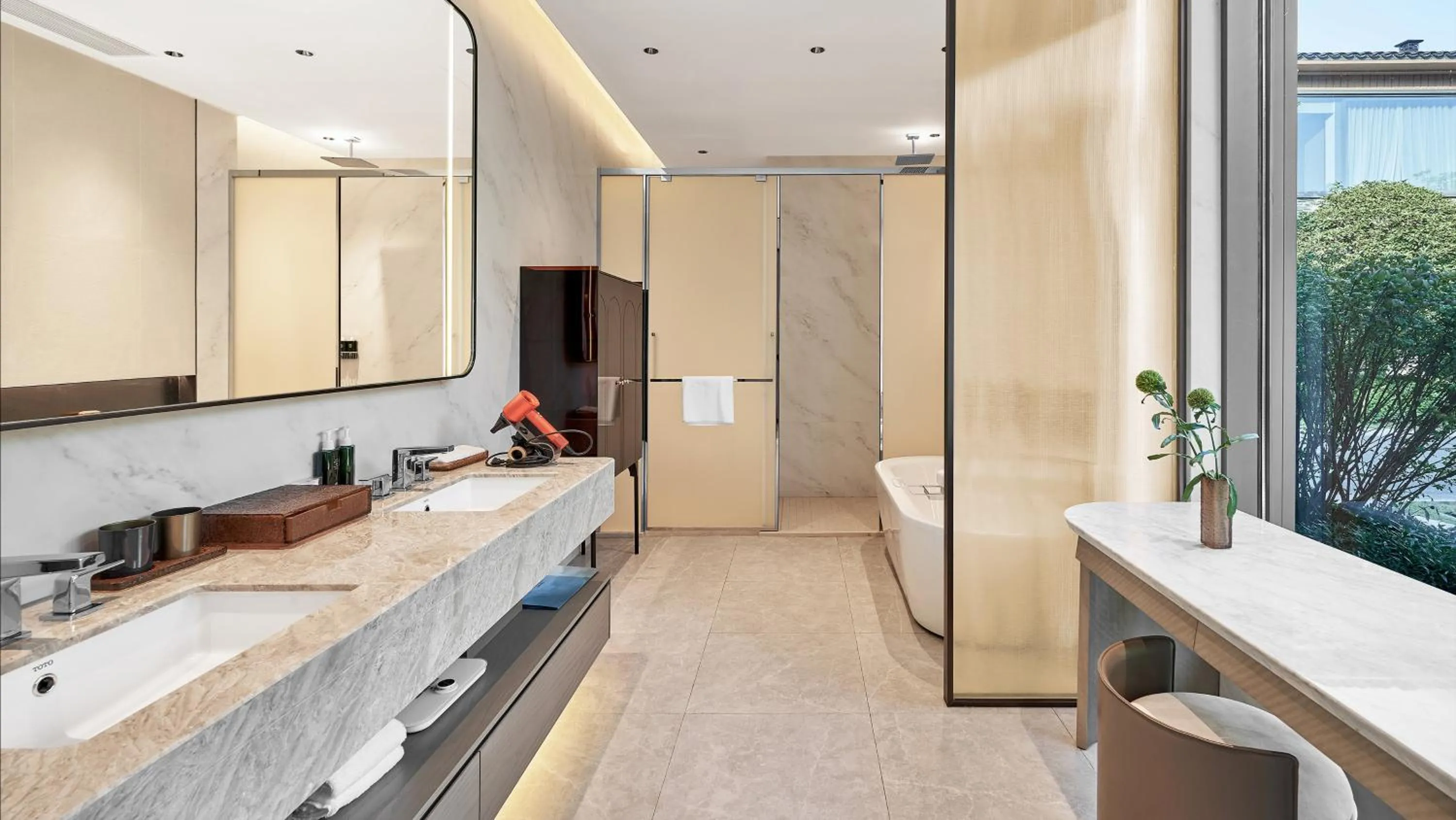 Photo of the whole room in Hotel Indigo Hangzhou Tianmushan