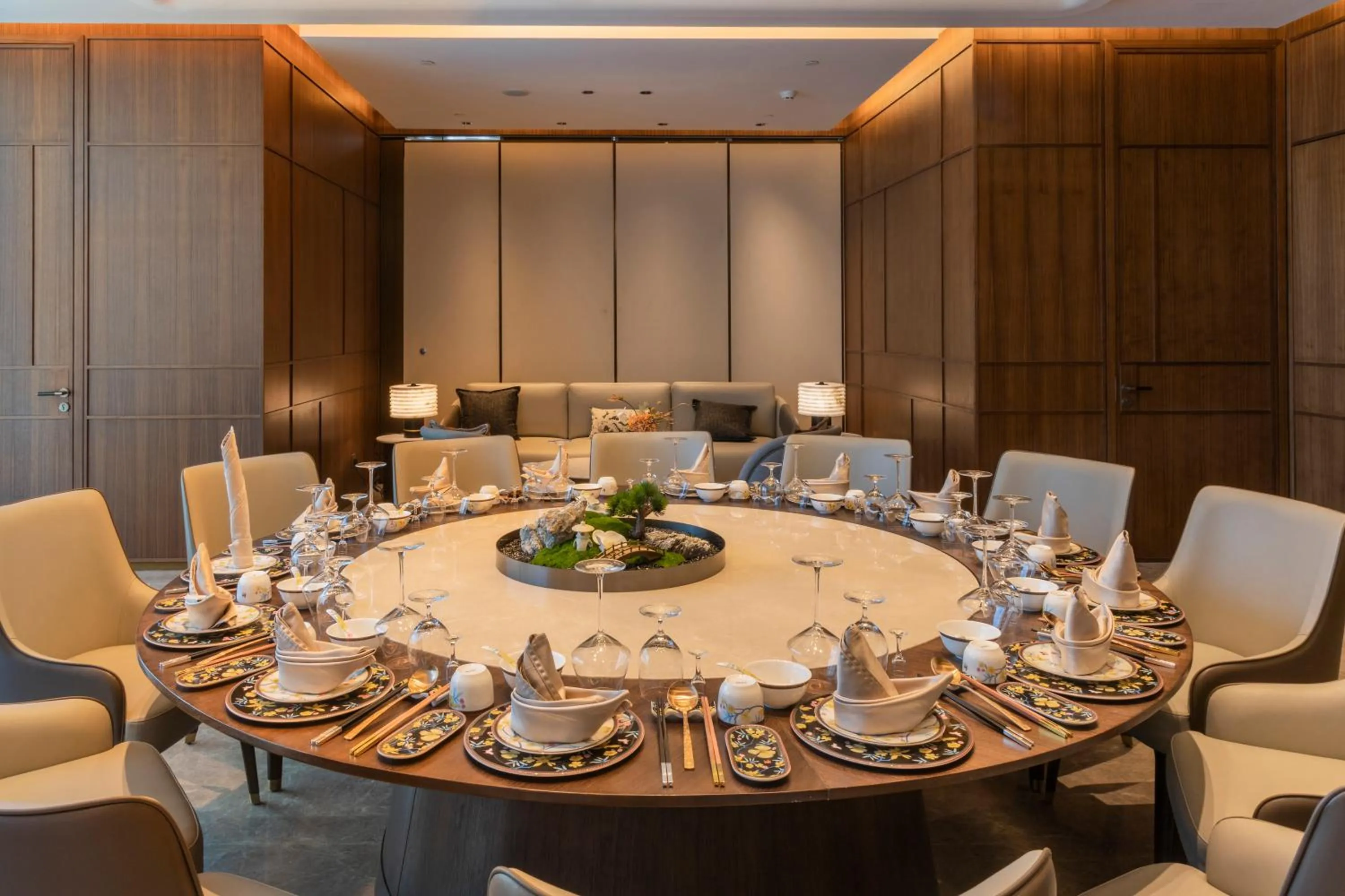 Dining area in Hotel Indigo Hangzhou Tianmushan