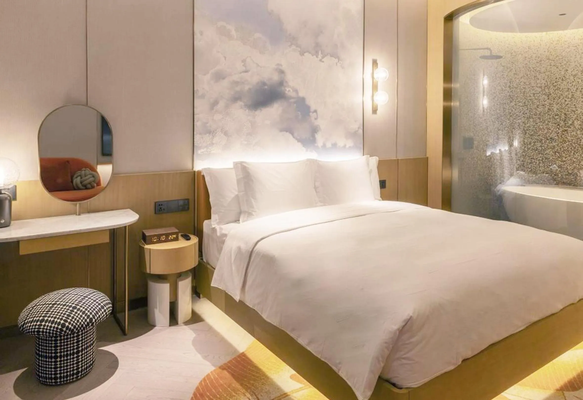 Bed in Hotel Indigo Hangzhou Tianmushan