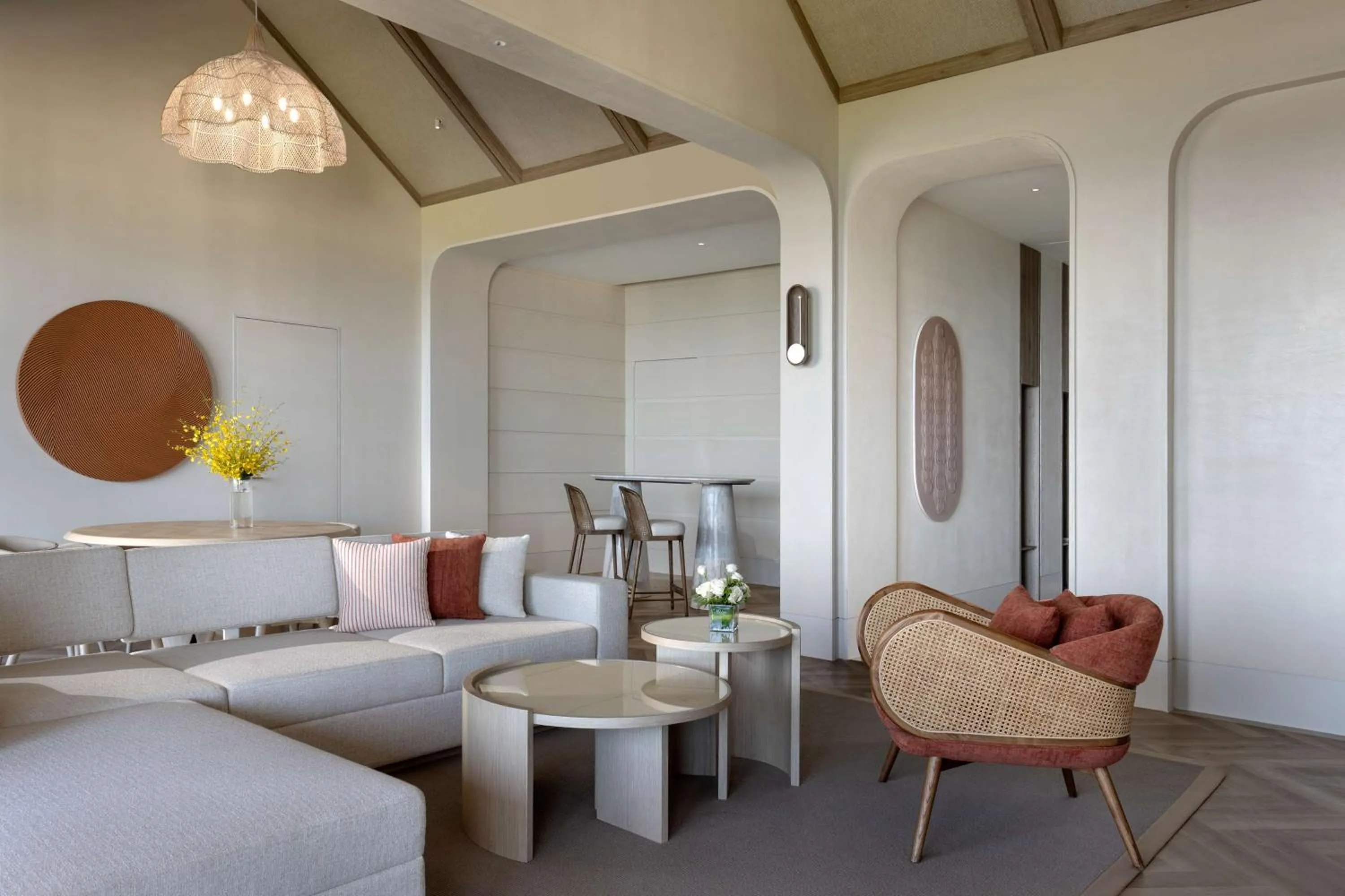 Living room in The Mermoon Resort Hainan Tufu Bay, Tapestry By Hilton