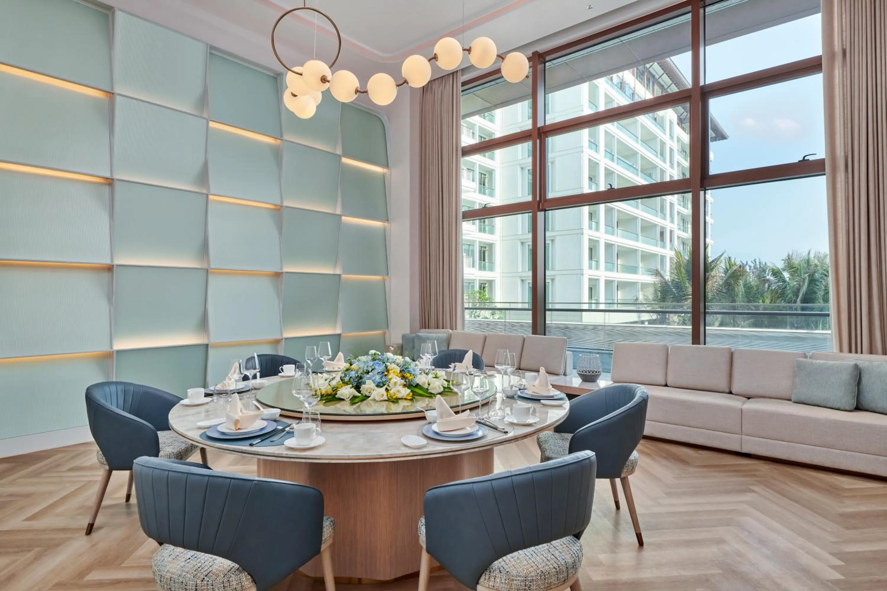 Restaurant/places to eat in The Mermoon Resort Hainan Tufu Bay, Tapestry By Hilton