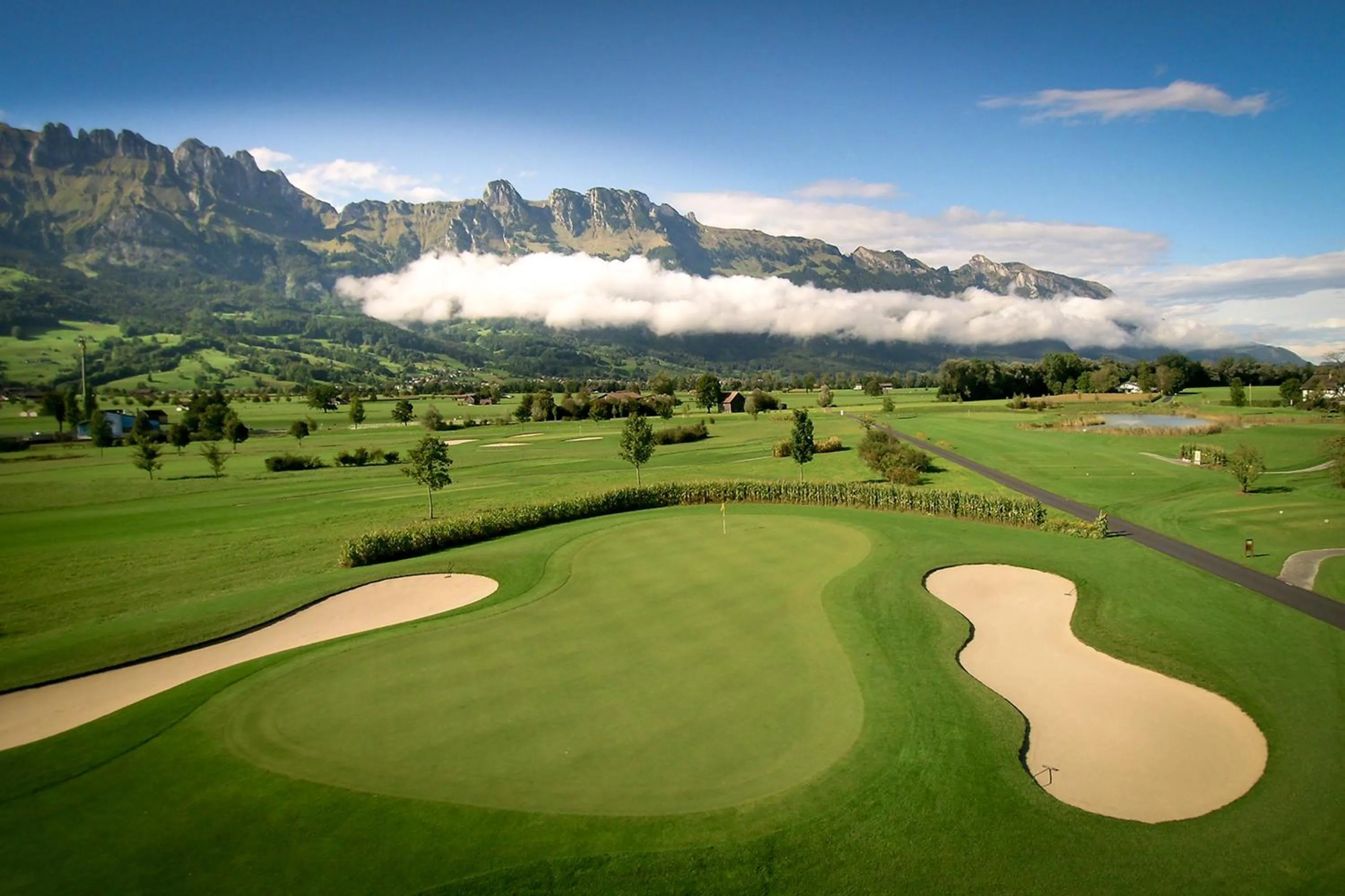 Golfcourse in Park Hotel Sonnenhof - Relais & Châteaux