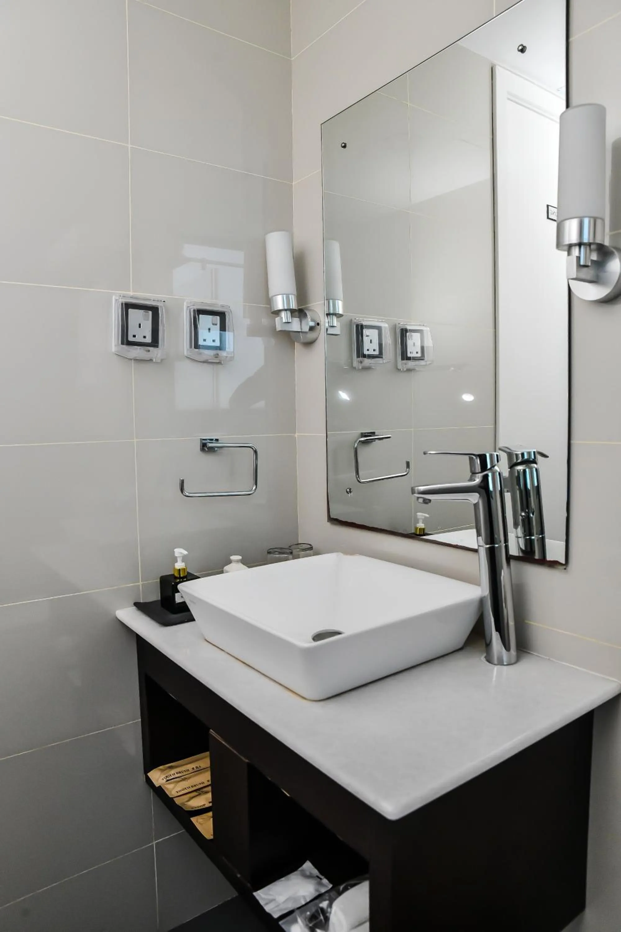 Bathroom in Beehive Premier