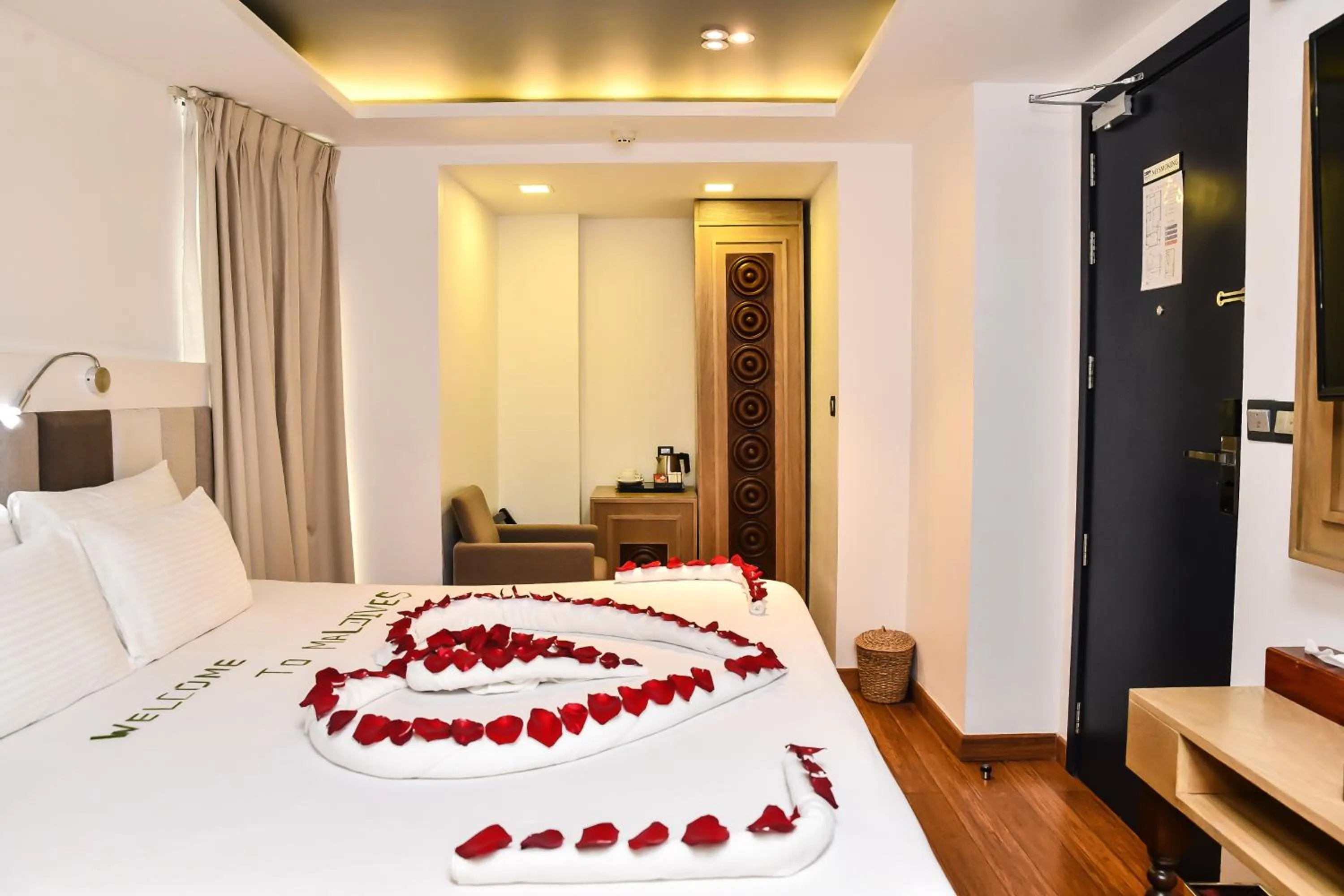 Bedroom, Bed in Beehive Premier