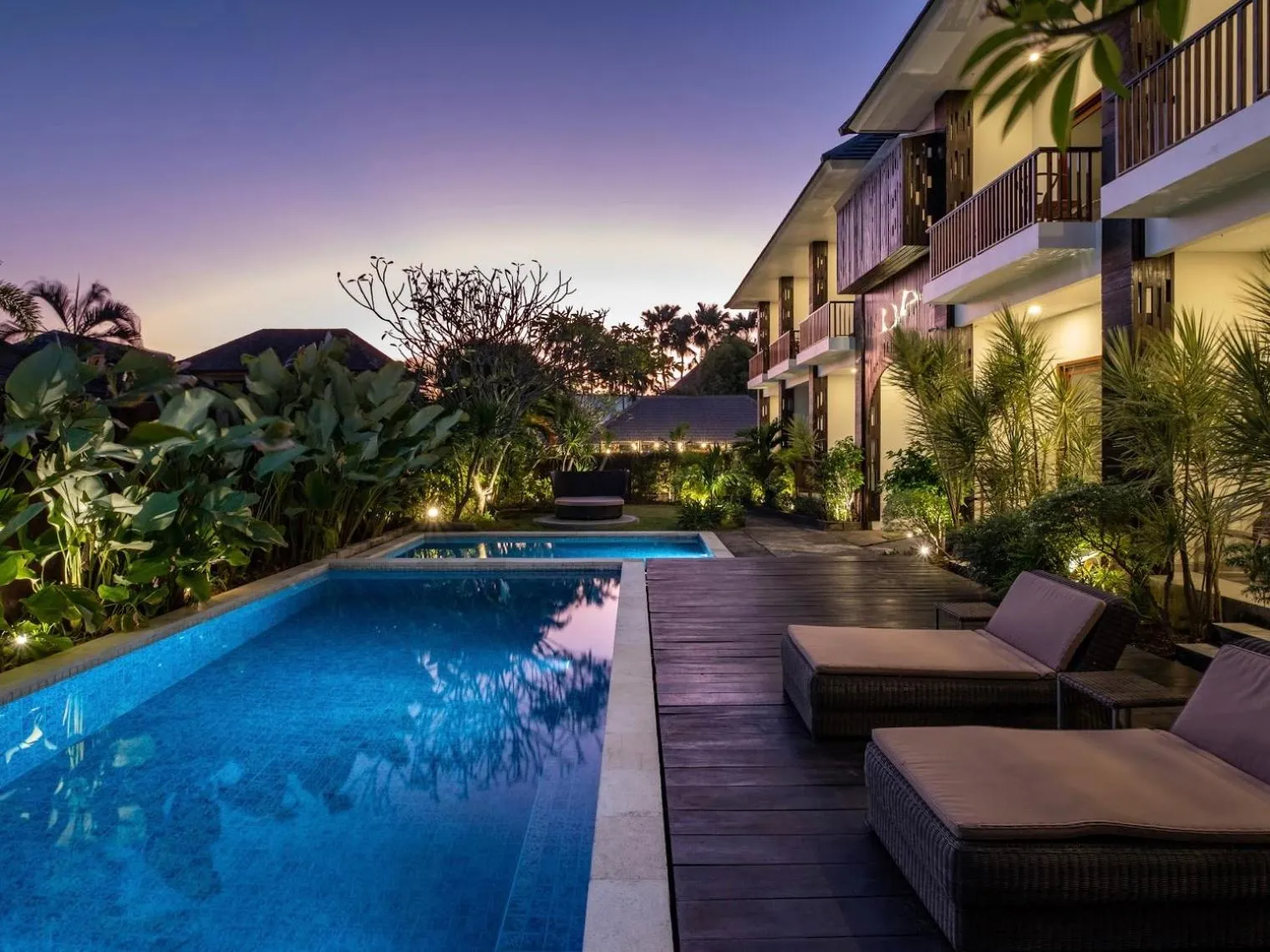 Swimming pool in Cove Tevana