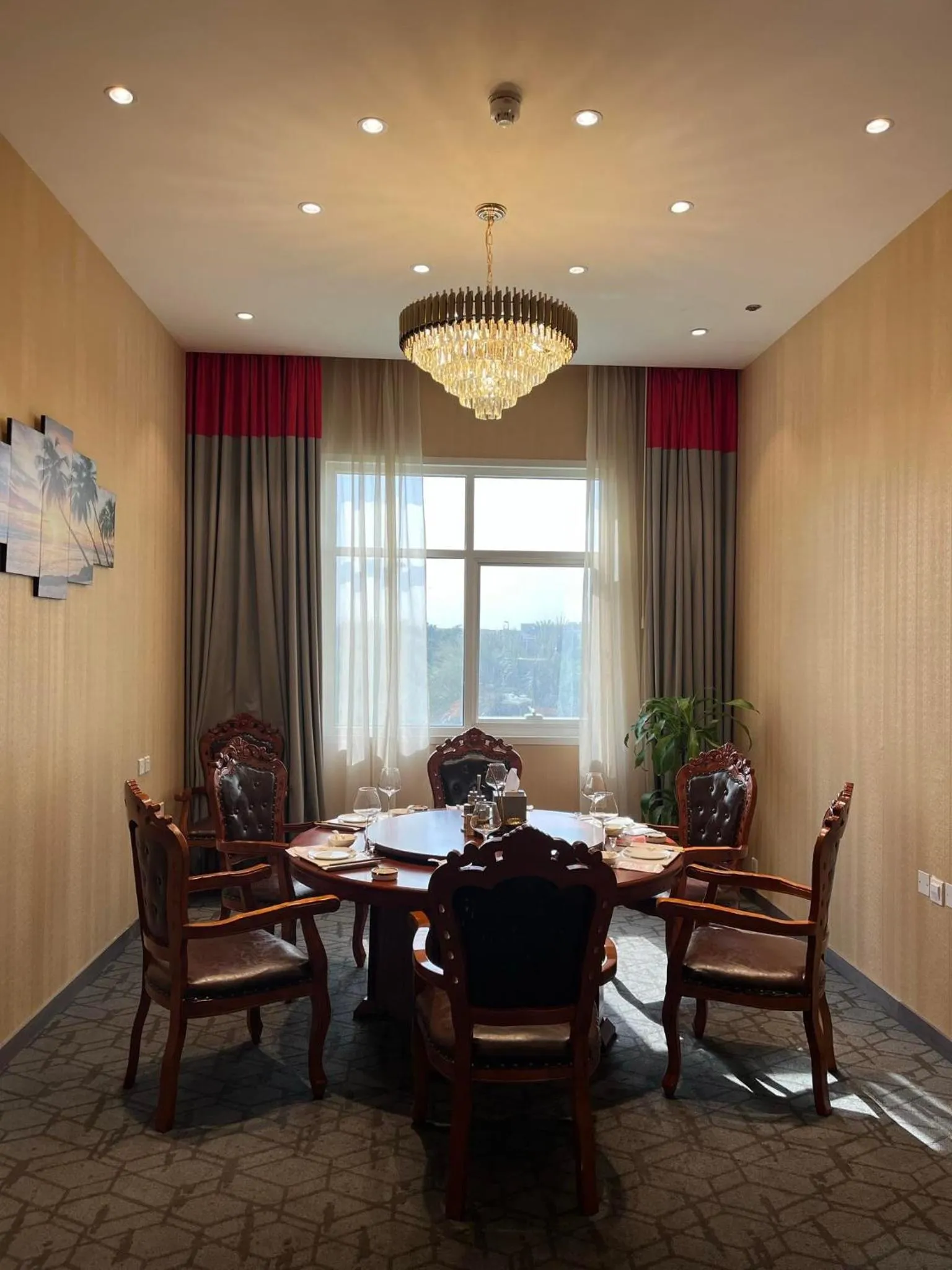 Restaurant/places to eat in Peony Hotel