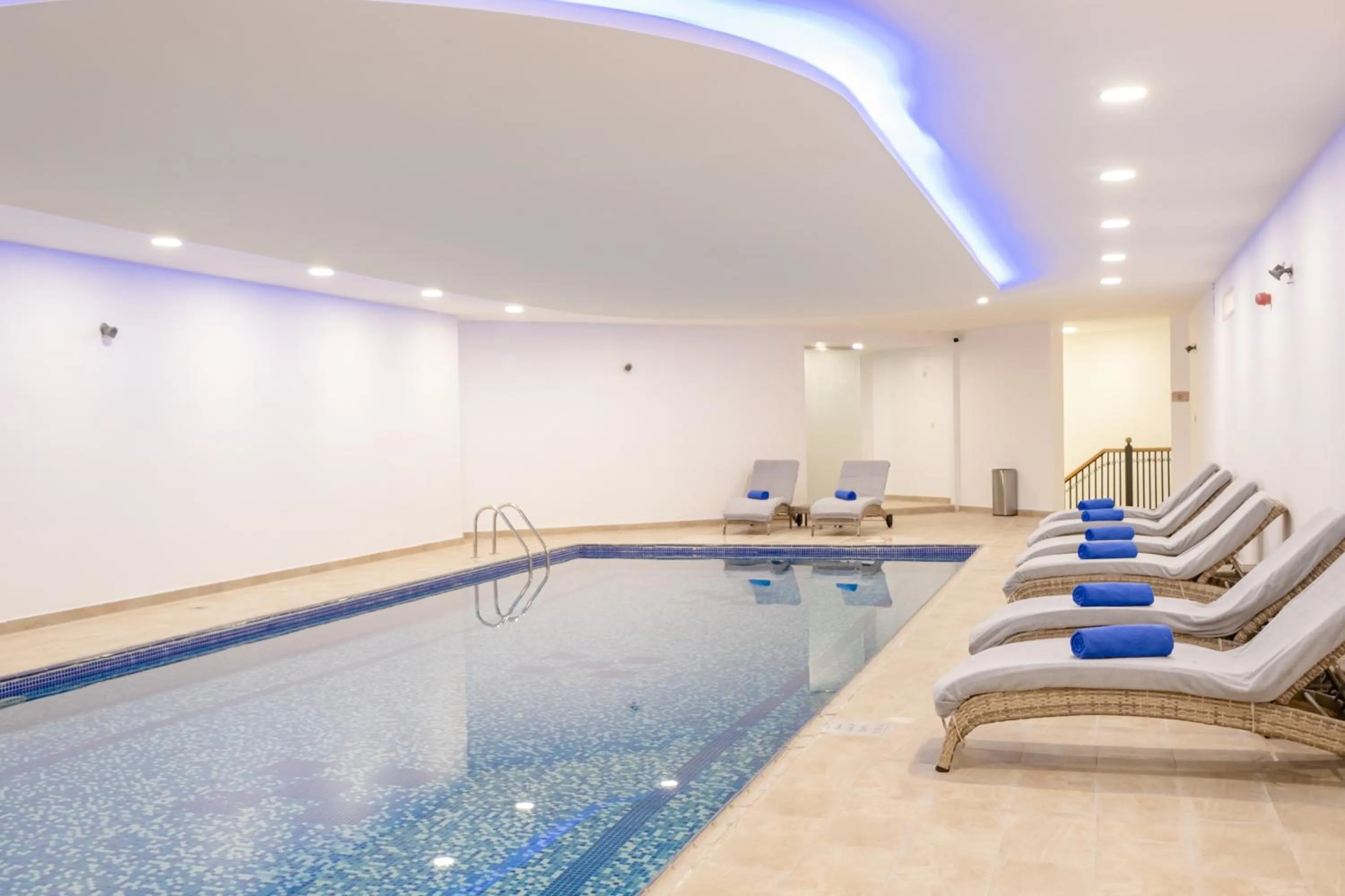 Swimming pool in Peony Hotel