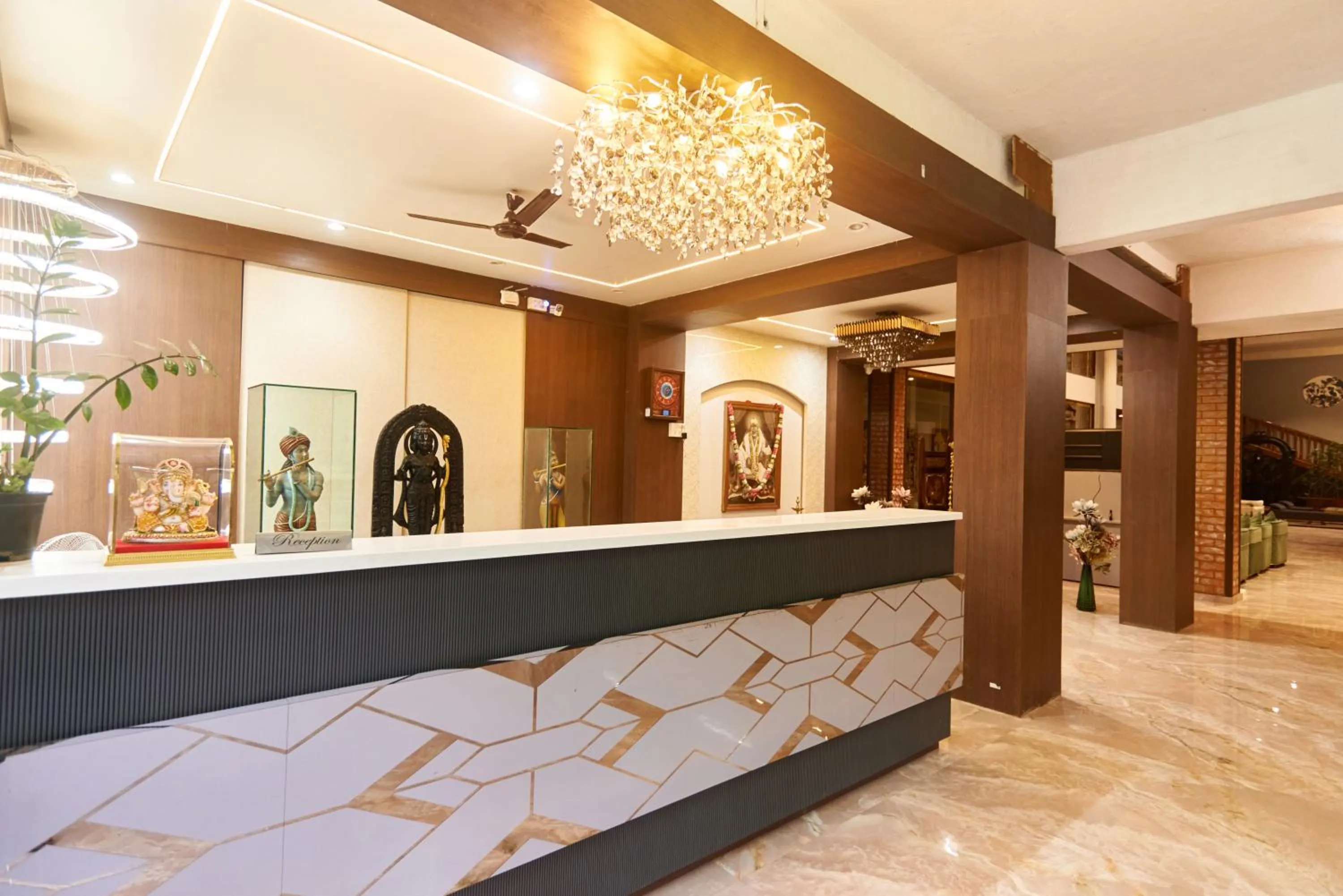 Lobby or reception in Hotel Sai Palkhi Niwara