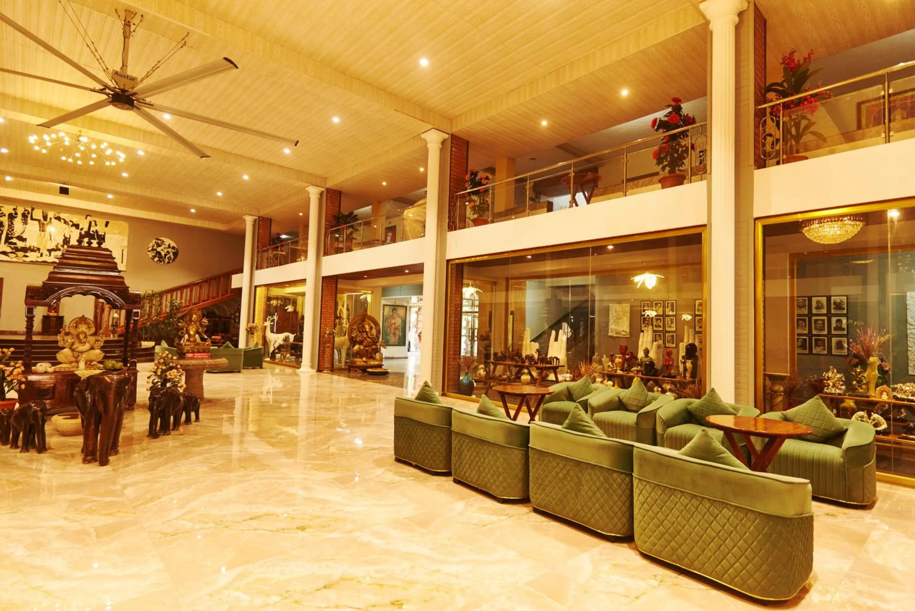 Lobby or reception in Hotel Sai Palkhi Niwara