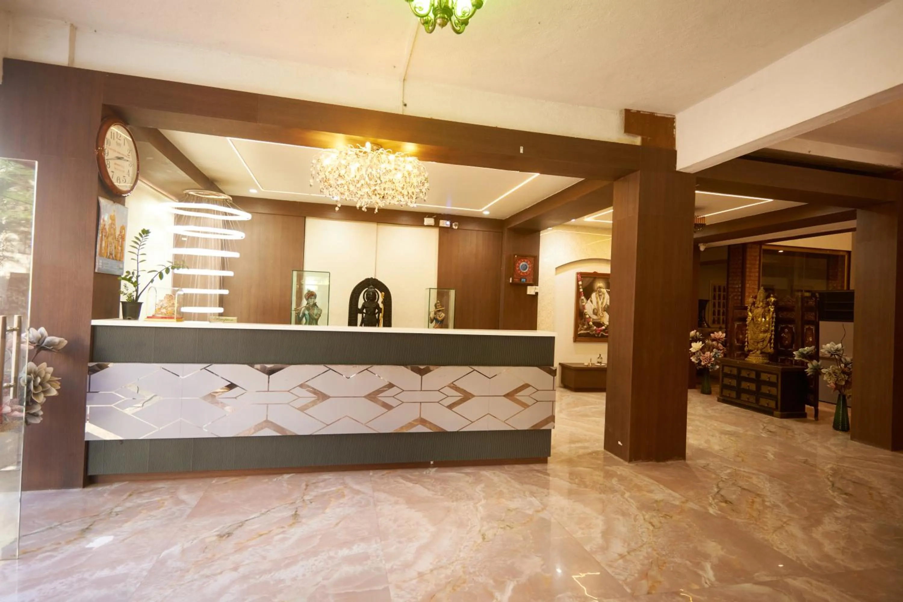Lobby or reception in Hotel Sai Palkhi Niwara