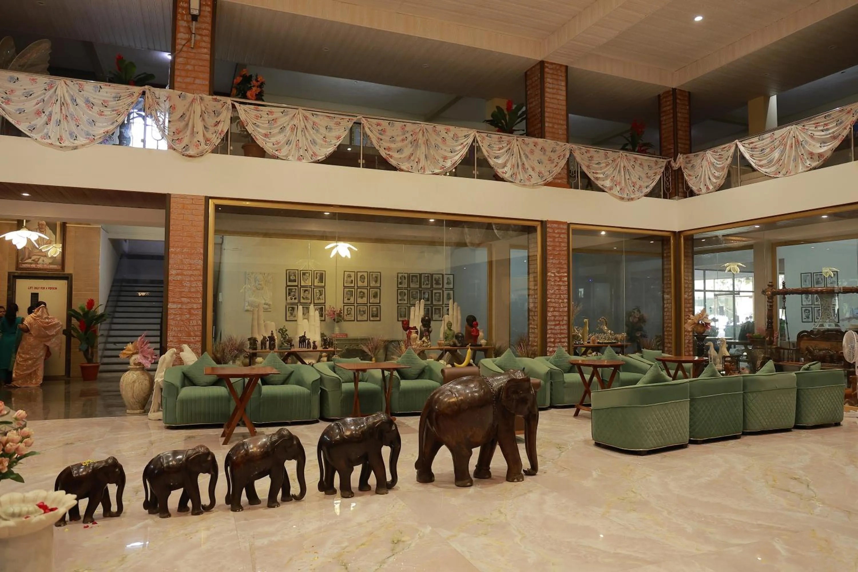 Lobby or reception in Hotel Sai Palkhi Niwara