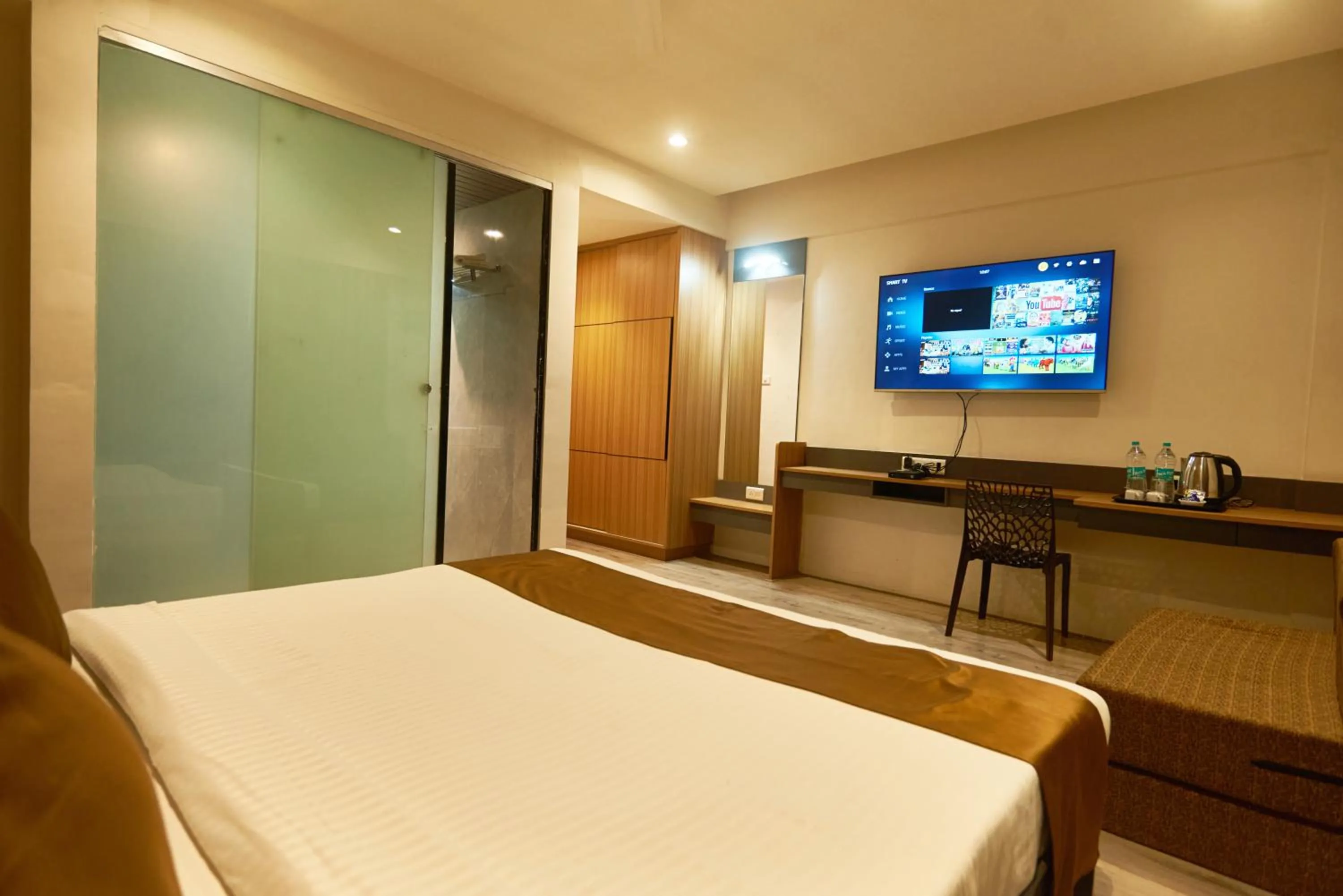 Photo of the whole room, Bed in Hotel Sai Palkhi Niwara