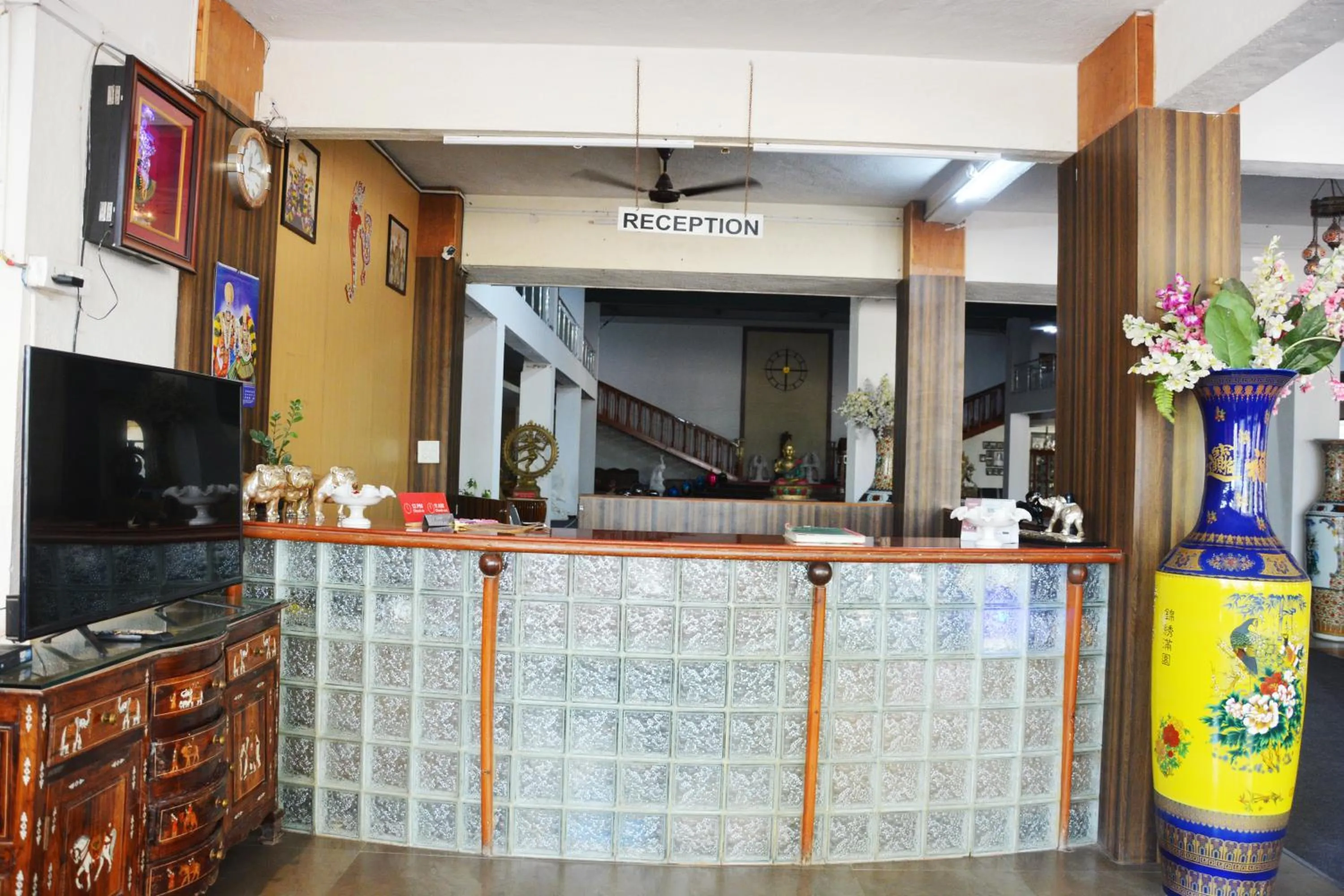 Lobby or reception in Hotel Sai Palkhi Niwara