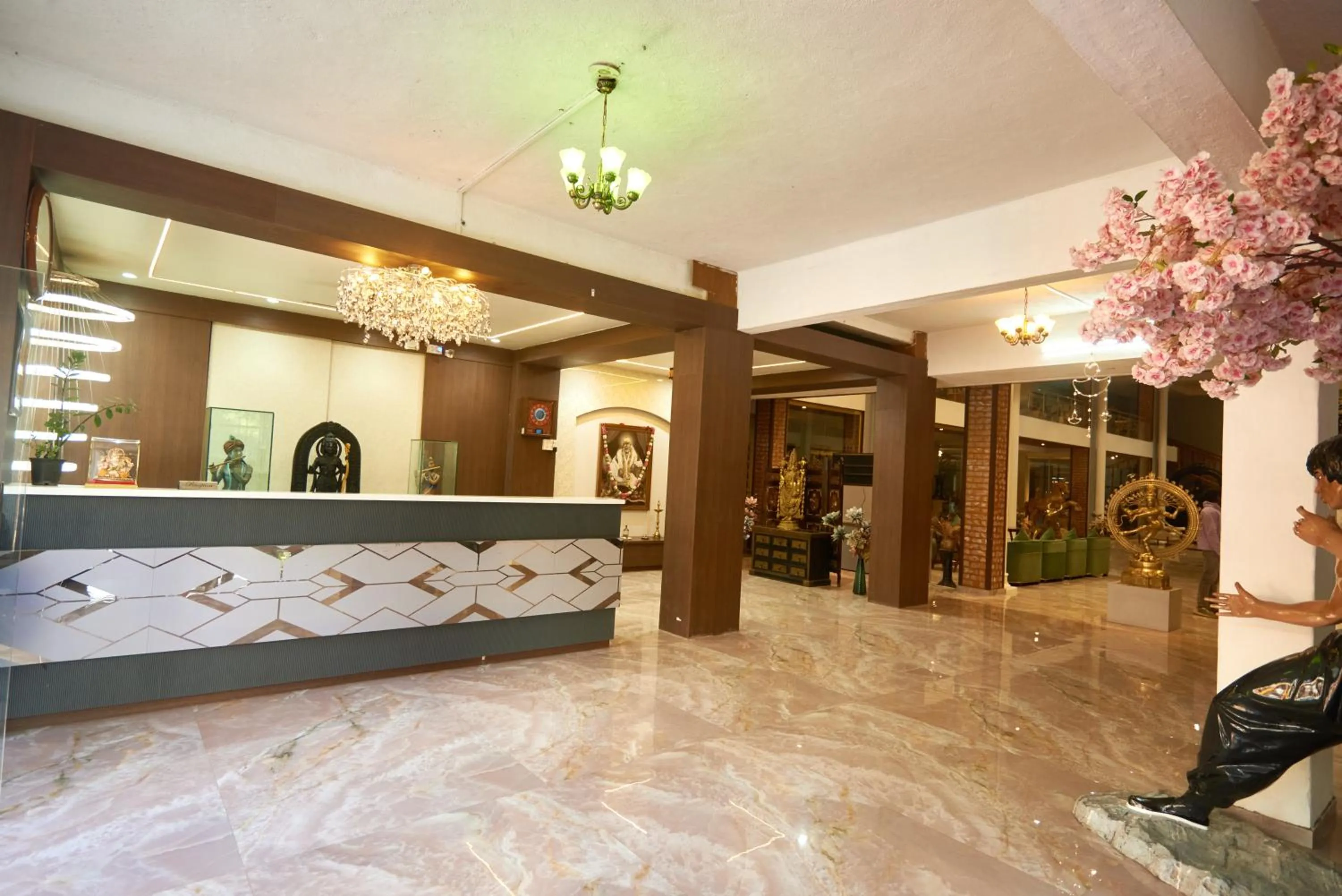 Lobby or reception in Hotel Sai Palkhi Niwara