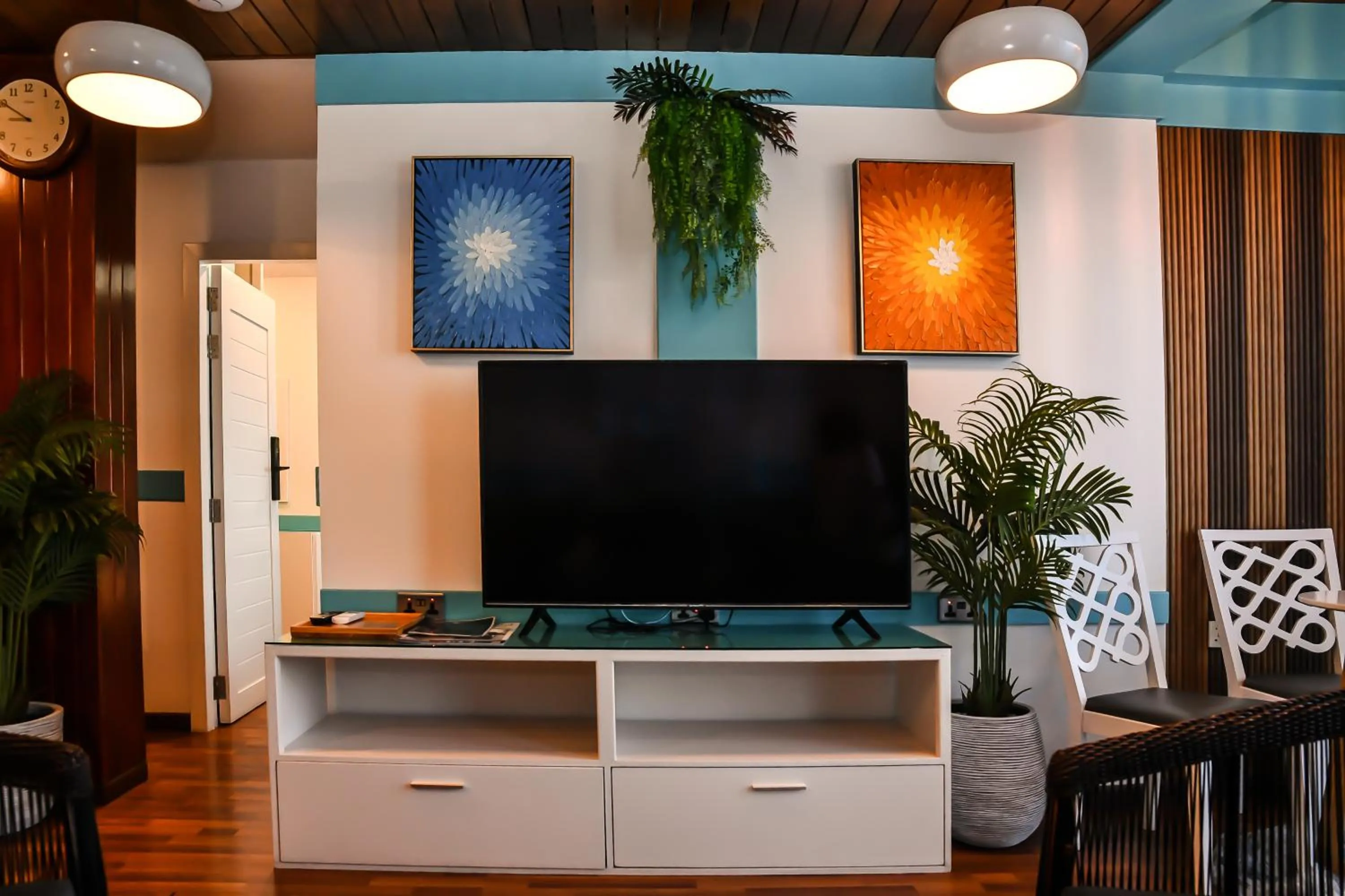 Communal lounge/ TV room in The Hive Beach