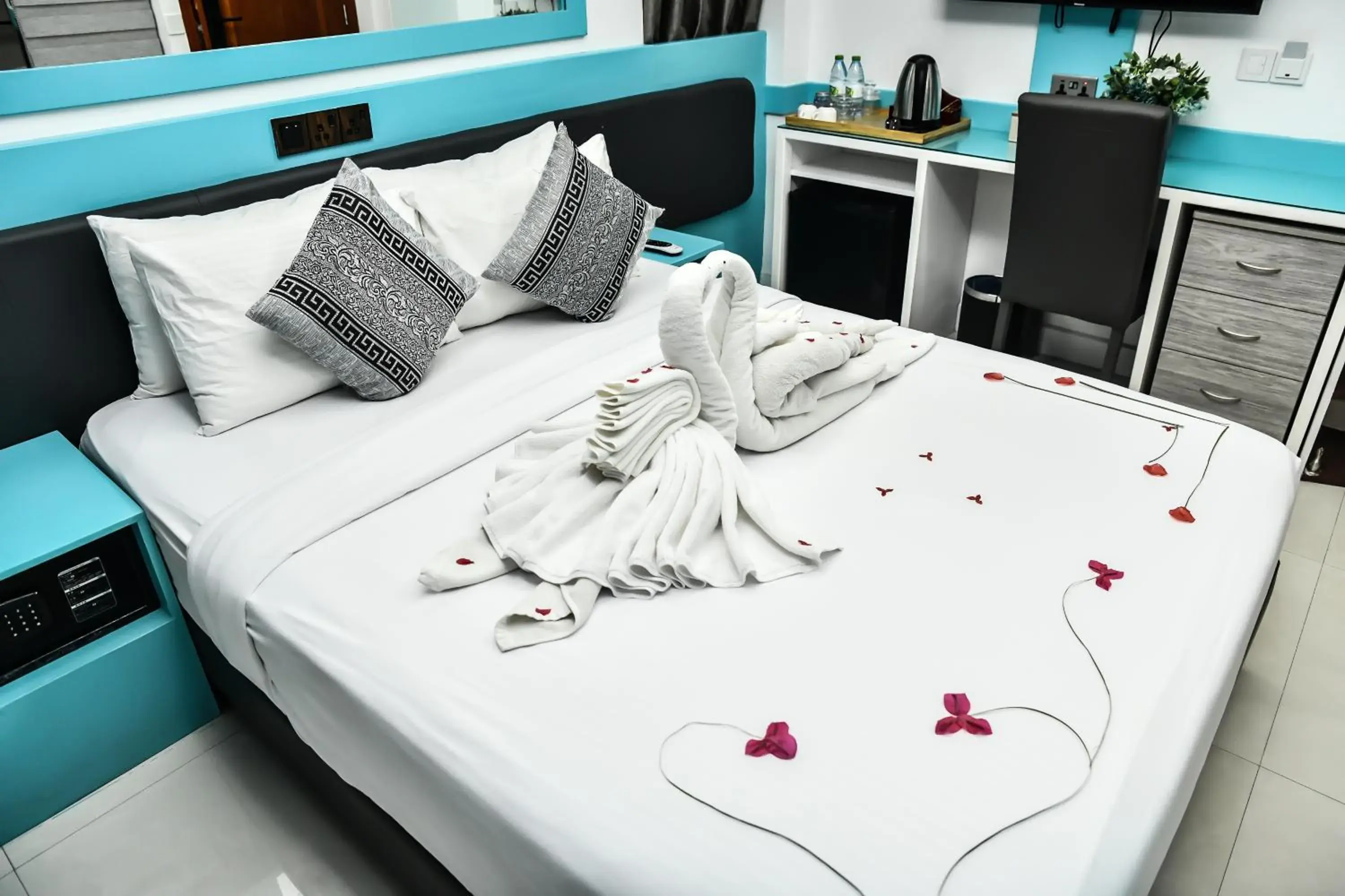 Standard Double or Twin Room - single occupancy in The Hive Beach Standard Double or Twin Room - single occupancy in The Hive Beach